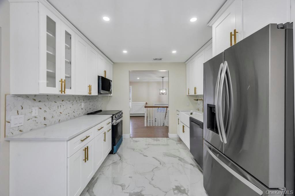 191 Ridge Road, Wheatley Heights, NY 11798