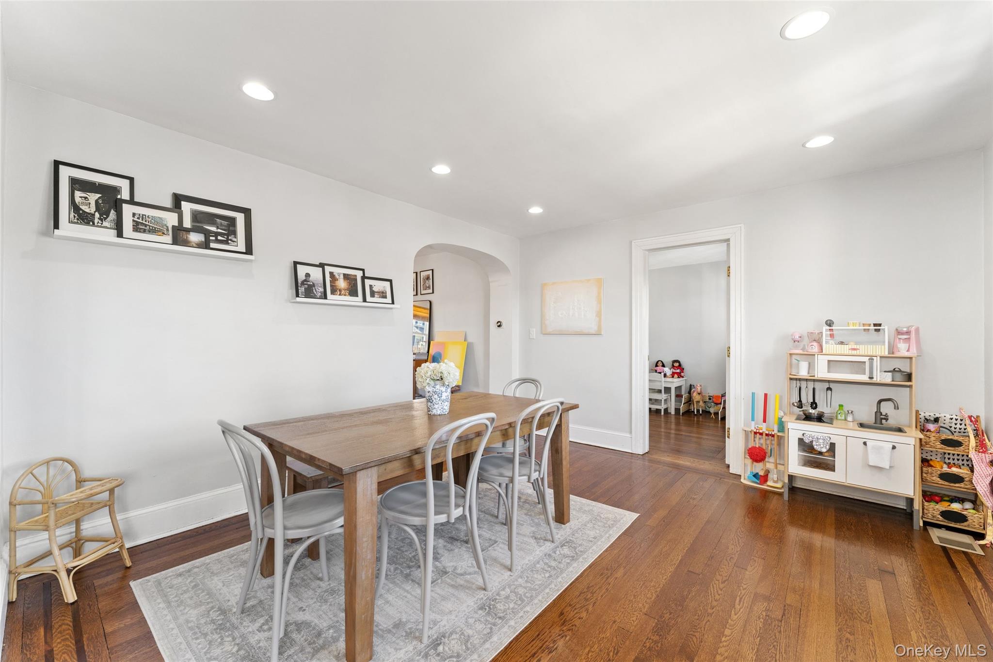 9 Rutgers Place, Scarsdale, NY 10583