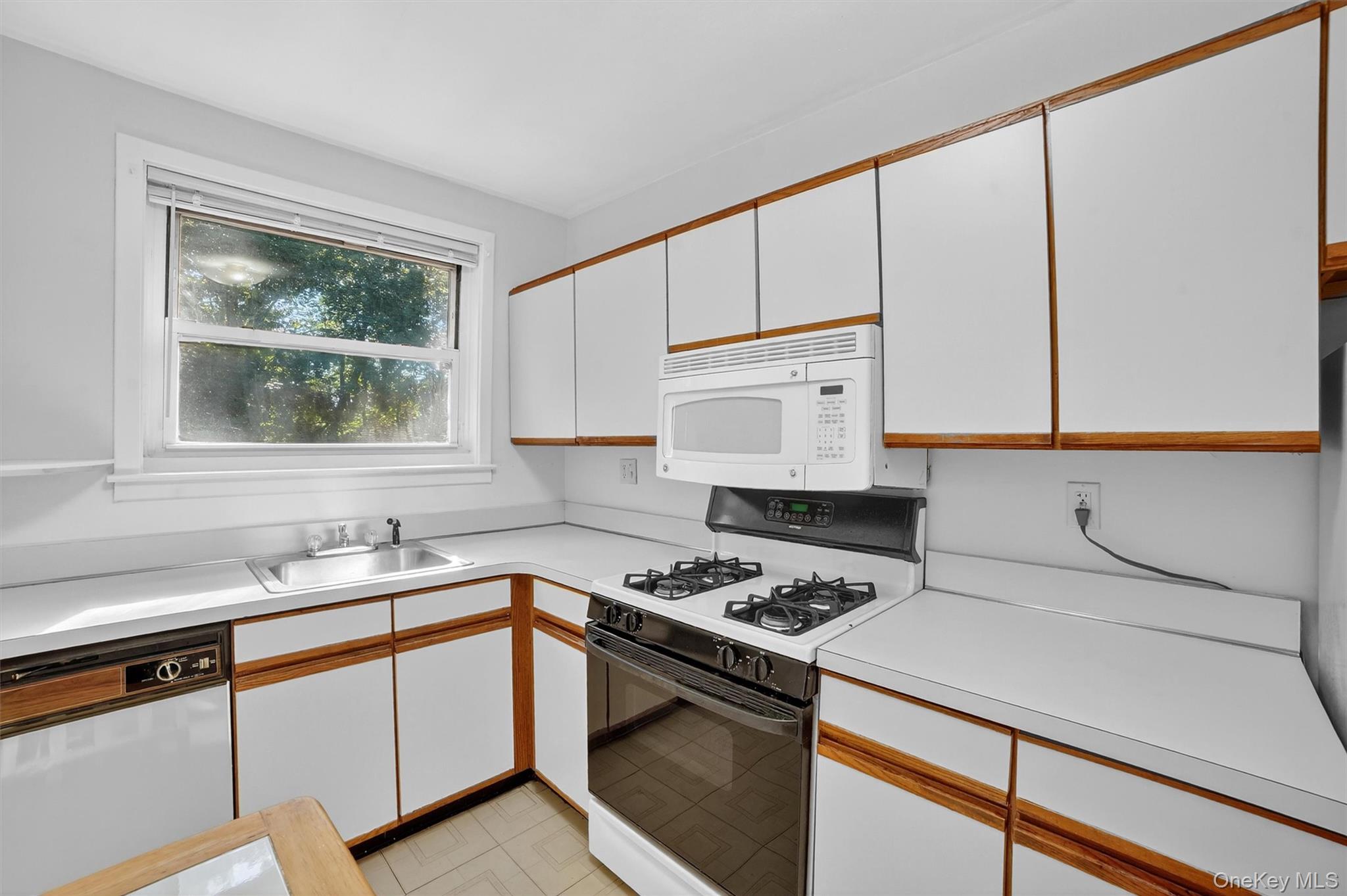 12 Wildwood Road # B20, Hartsdale, NY 10530