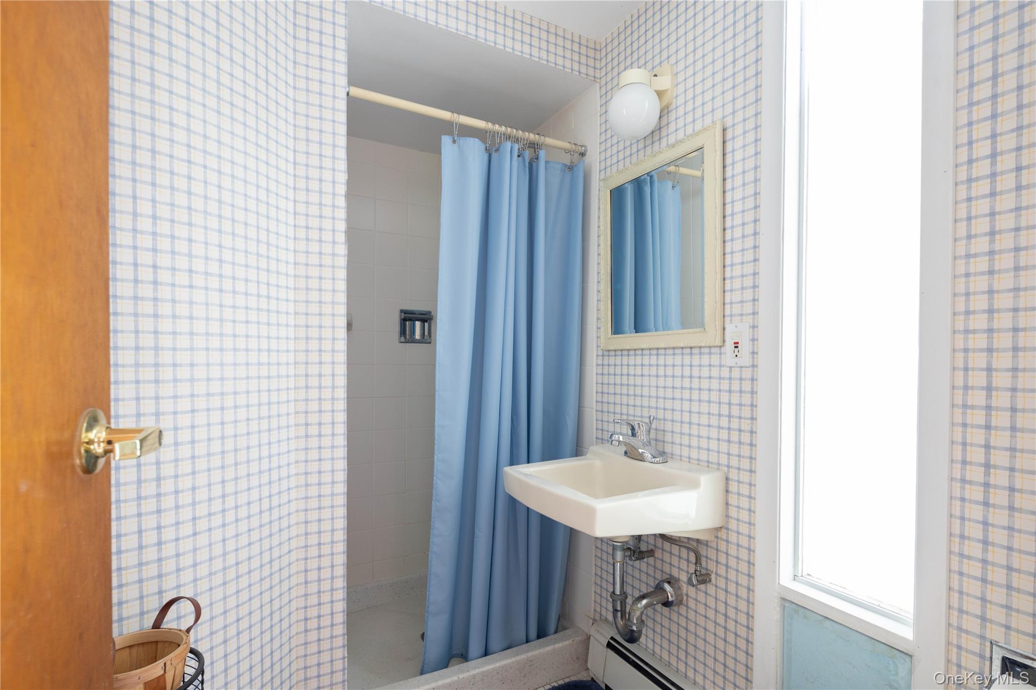 6 Bay View Drive, Hampton Bays, NY 11946