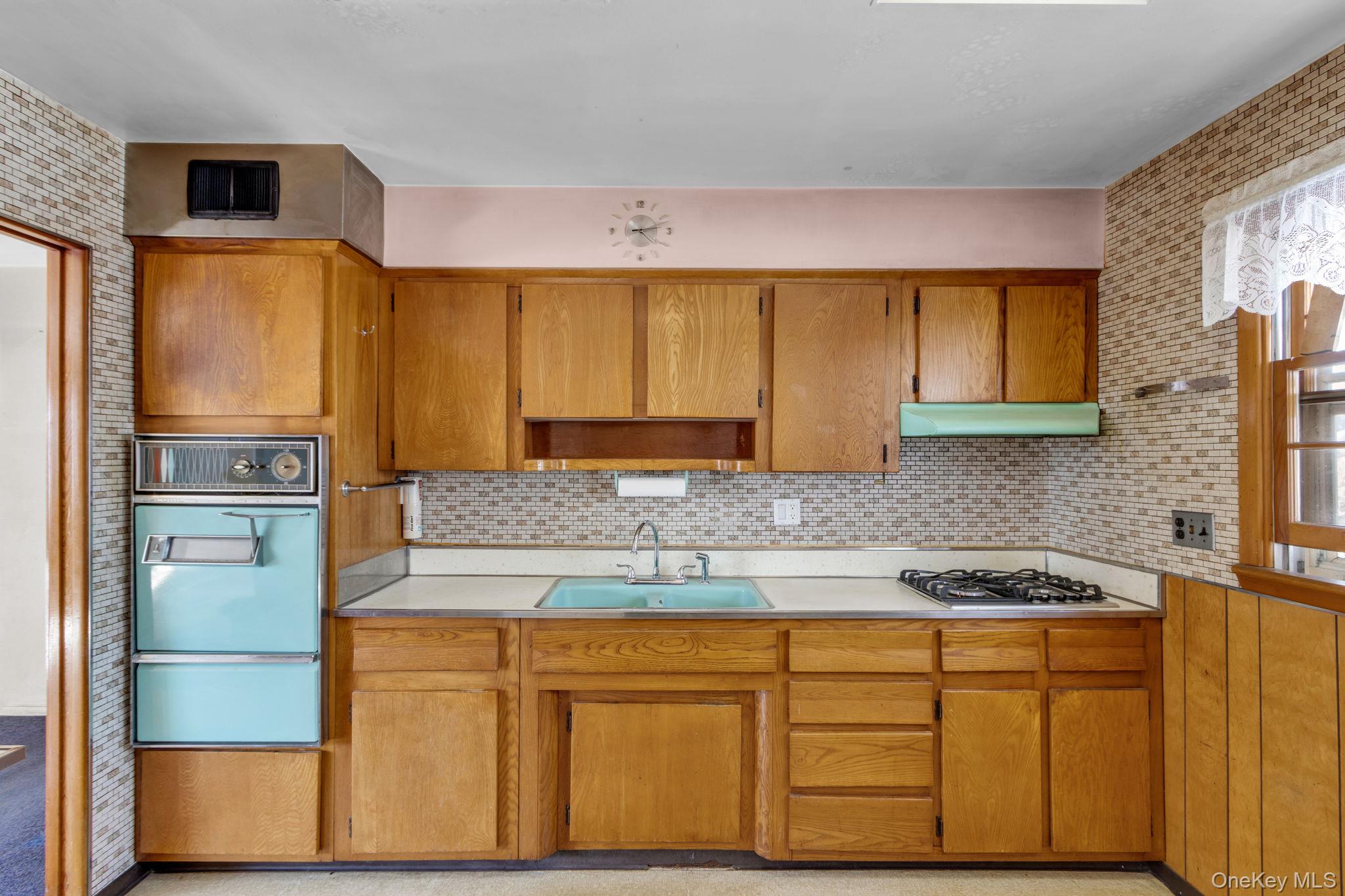 7 Lake Drive, Sparkill, NY 10976