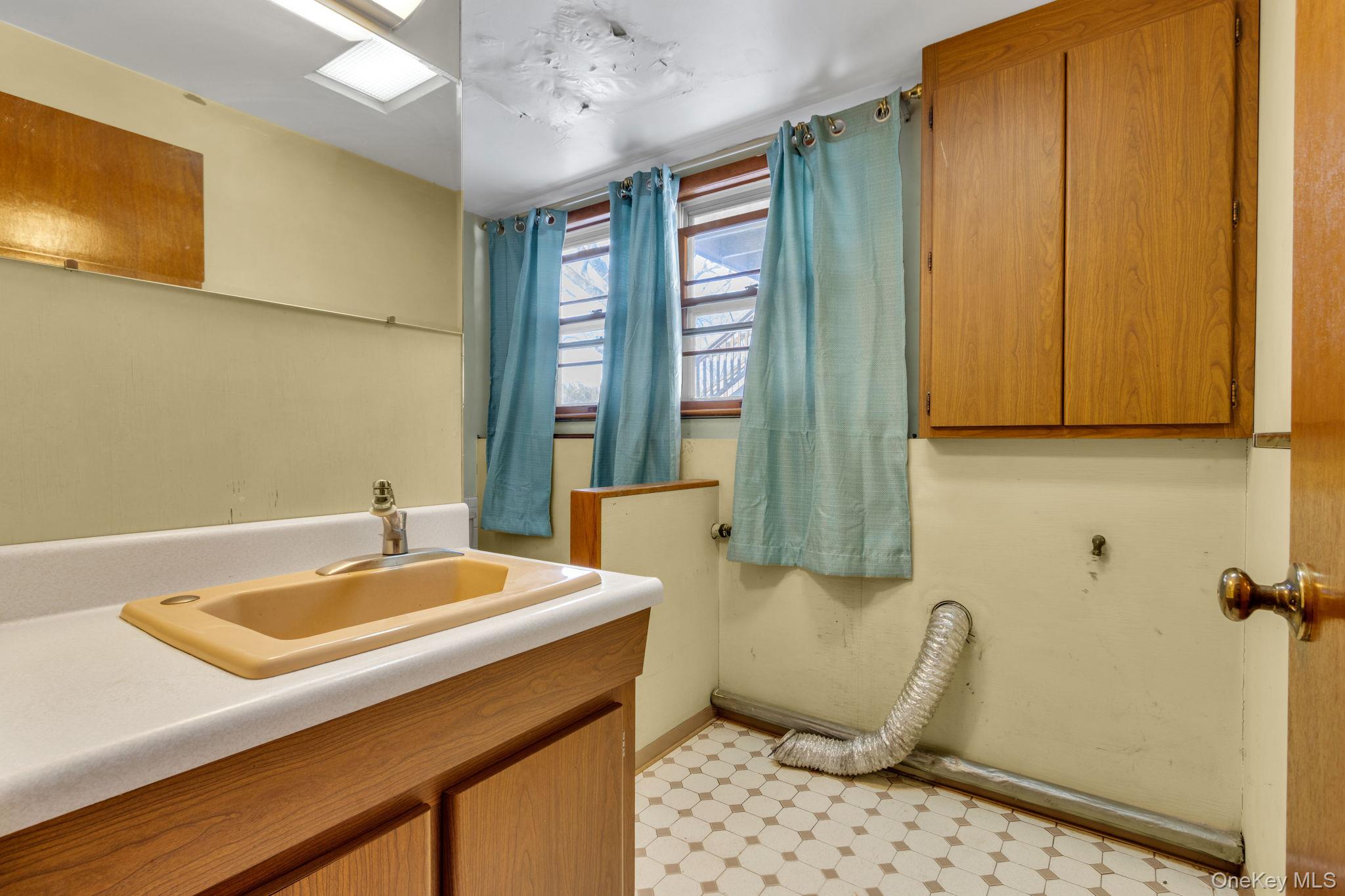 7 Lake Drive, Sparkill, NY 10976