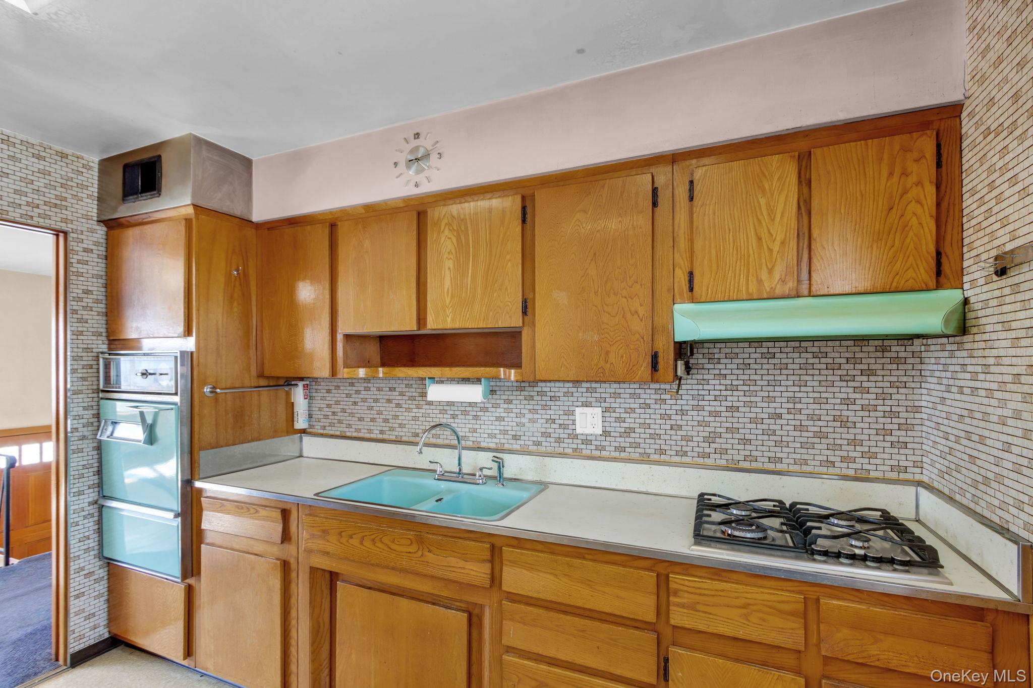 7 Lake Drive, Sparkill, NY 10976