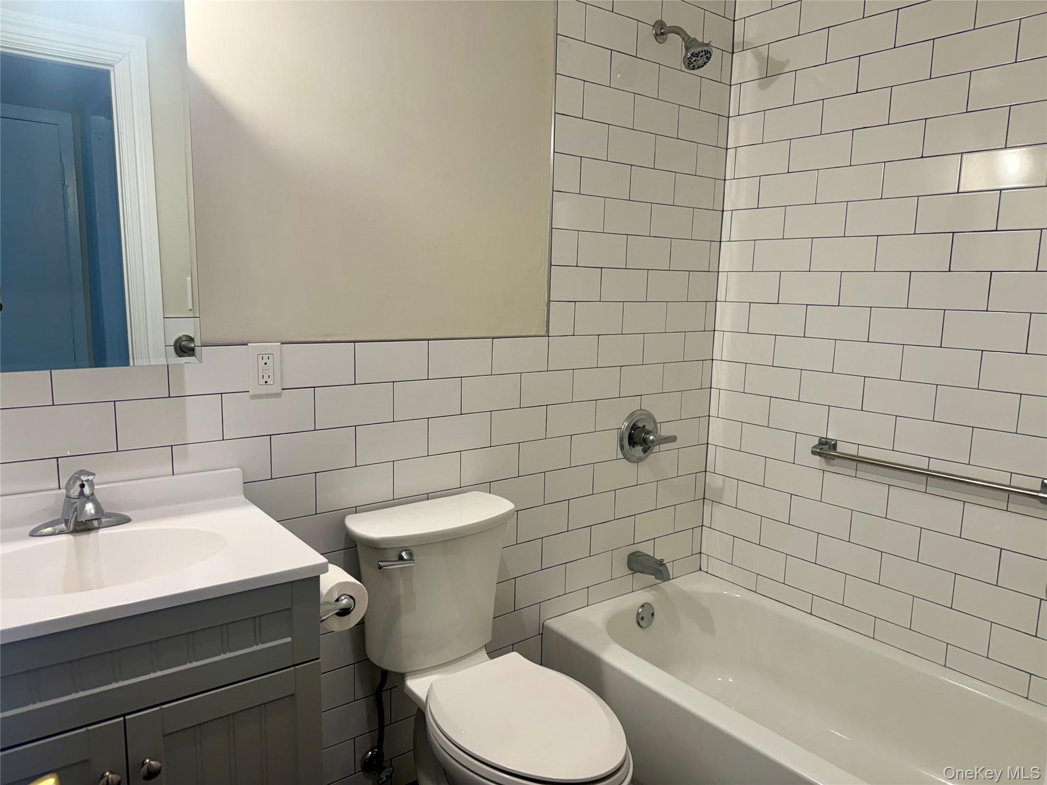 3 Toms Point Lane # A, Port Washington, NY 11050