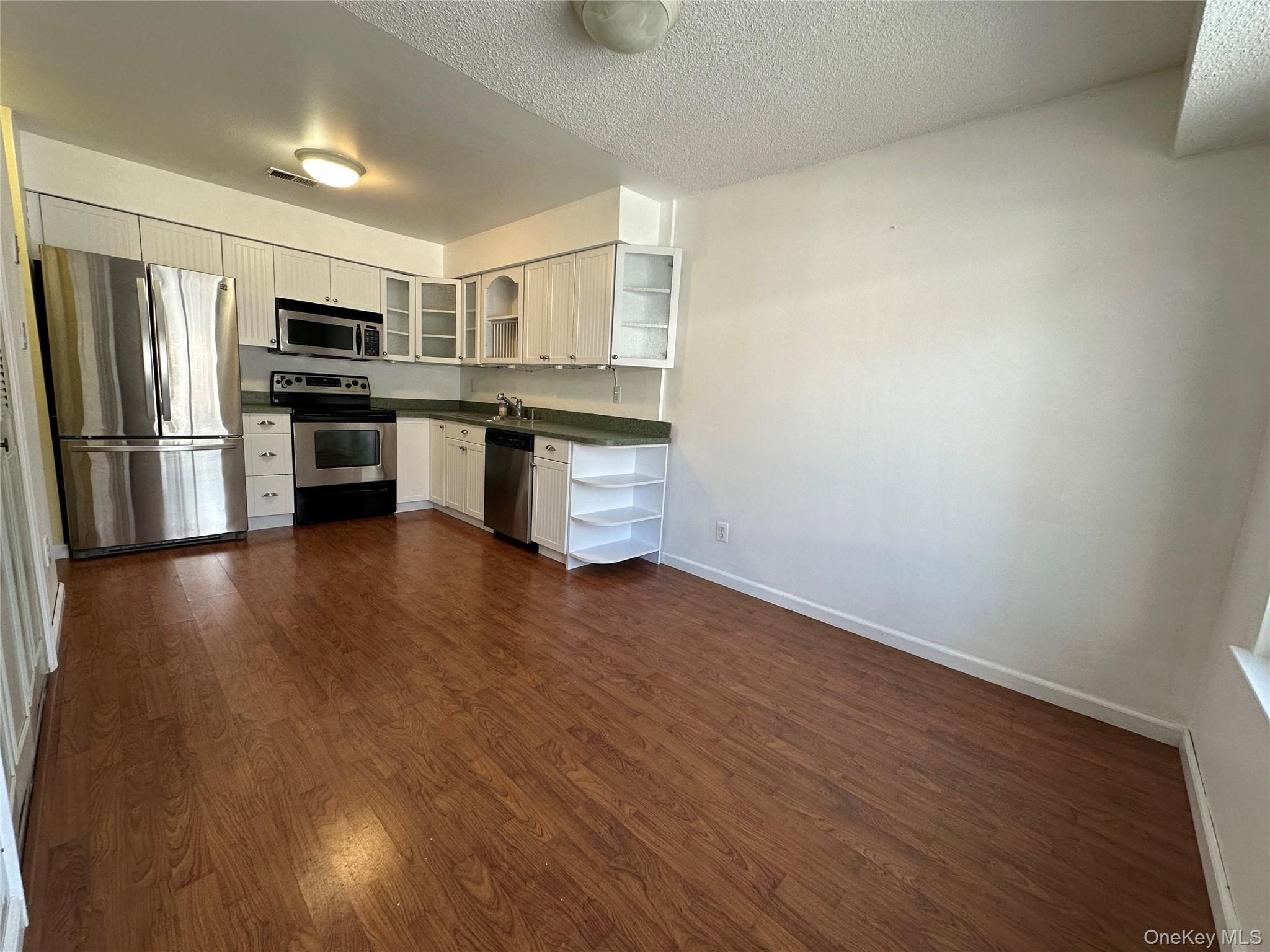 223 Springmeadow Drive # E, Holbrook, NY 11741