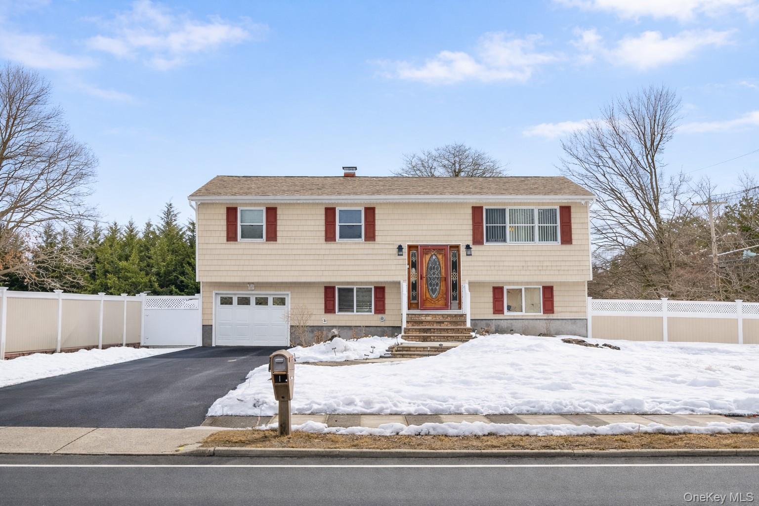 1682 Church Street, Holbrook, NY 11741