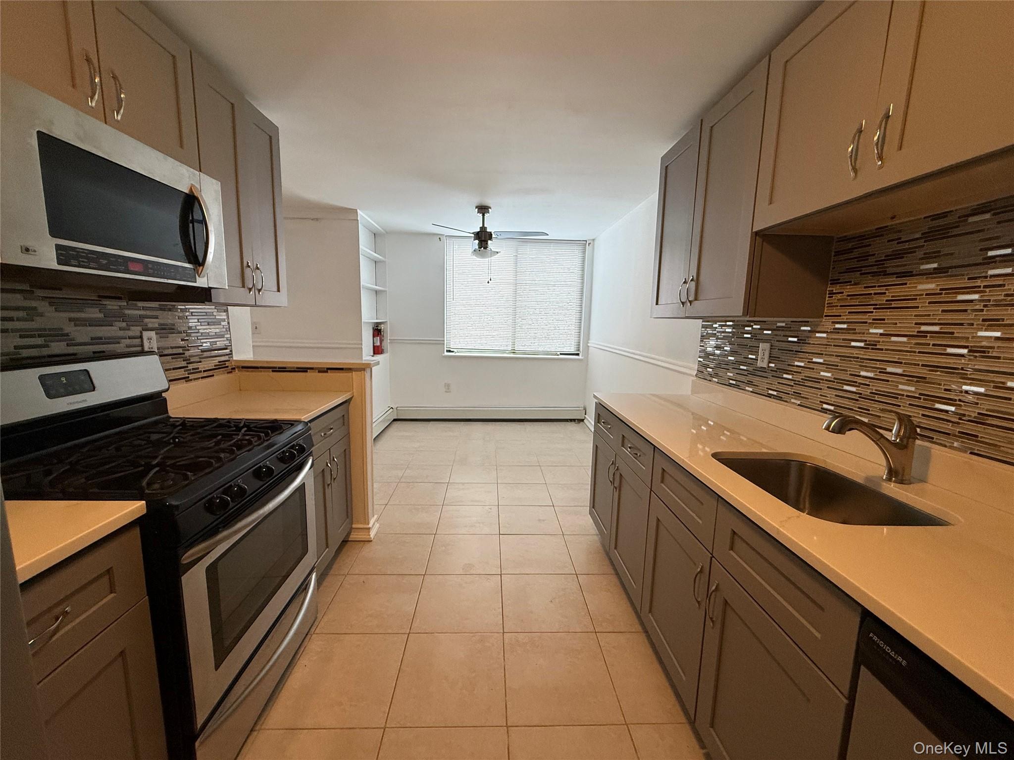 3 Hook Road # 33B, Poughkeepsie, NY 12601