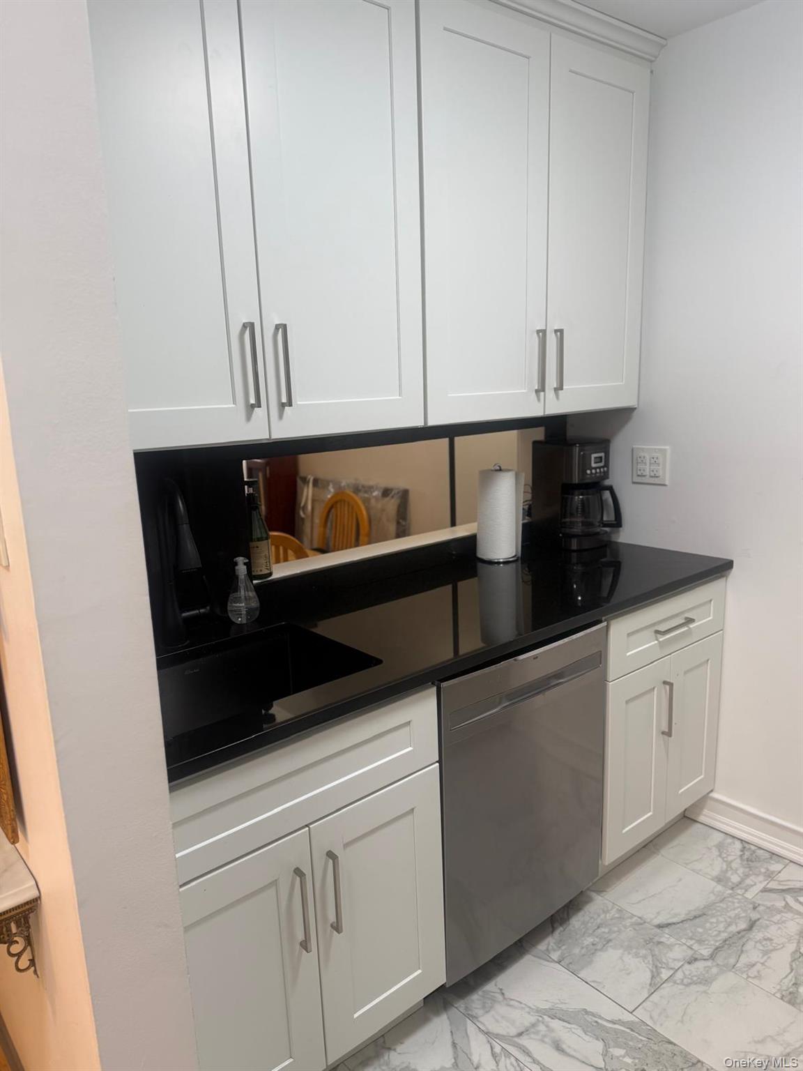 601 Chestnut Street # A-21, Cedarhurst, NY 11516