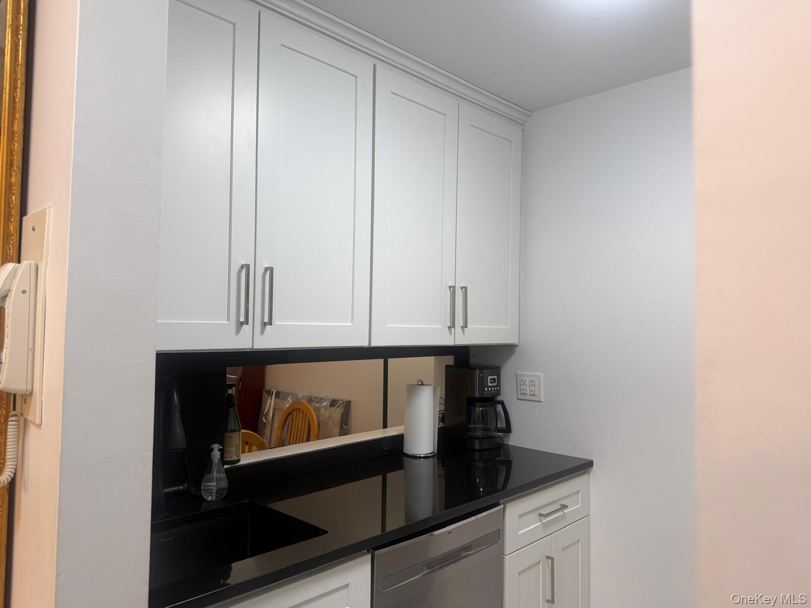 601 Chestnut Street # A-21, Cedarhurst, NY 11516