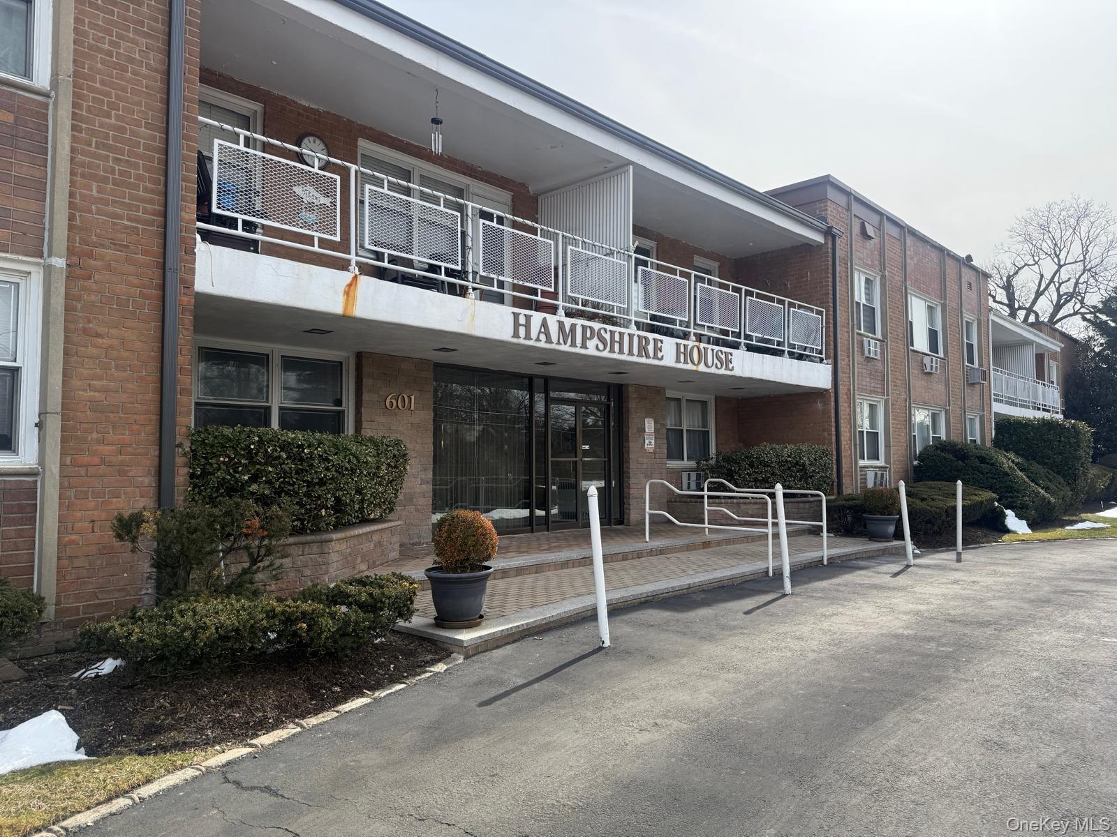 601 Chestnut Street # A-21, Cedarhurst, NY 11516