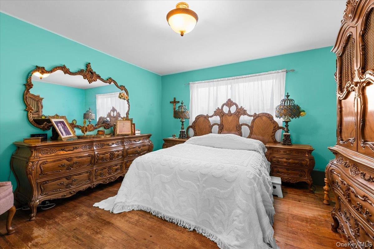 6 Gateway Street, Bethpage, NY 11714