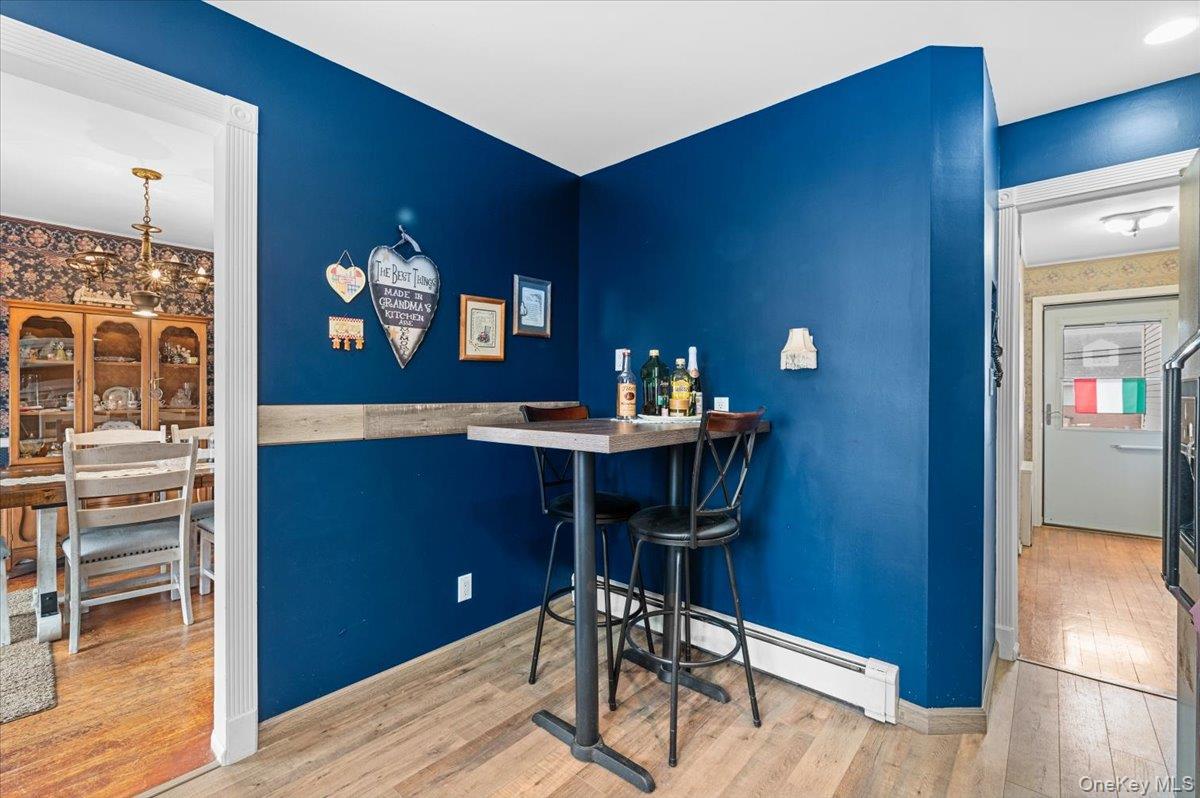 6 Gateway Street, Bethpage, NY 11714