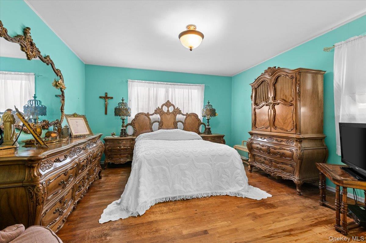 6 Gateway Street, Bethpage, NY 11714