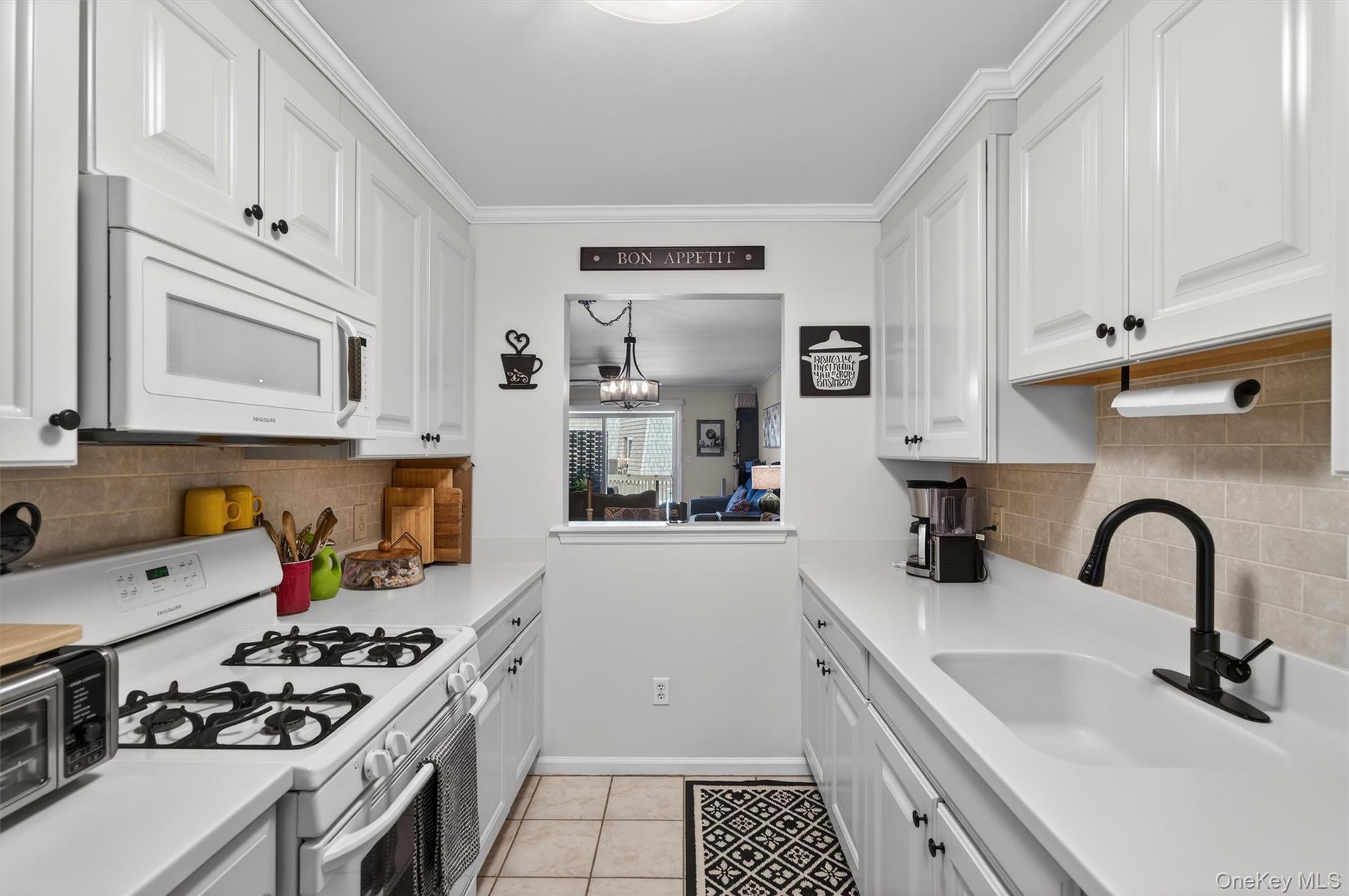 21 Magnolia Lane, Warwick, NY 10990