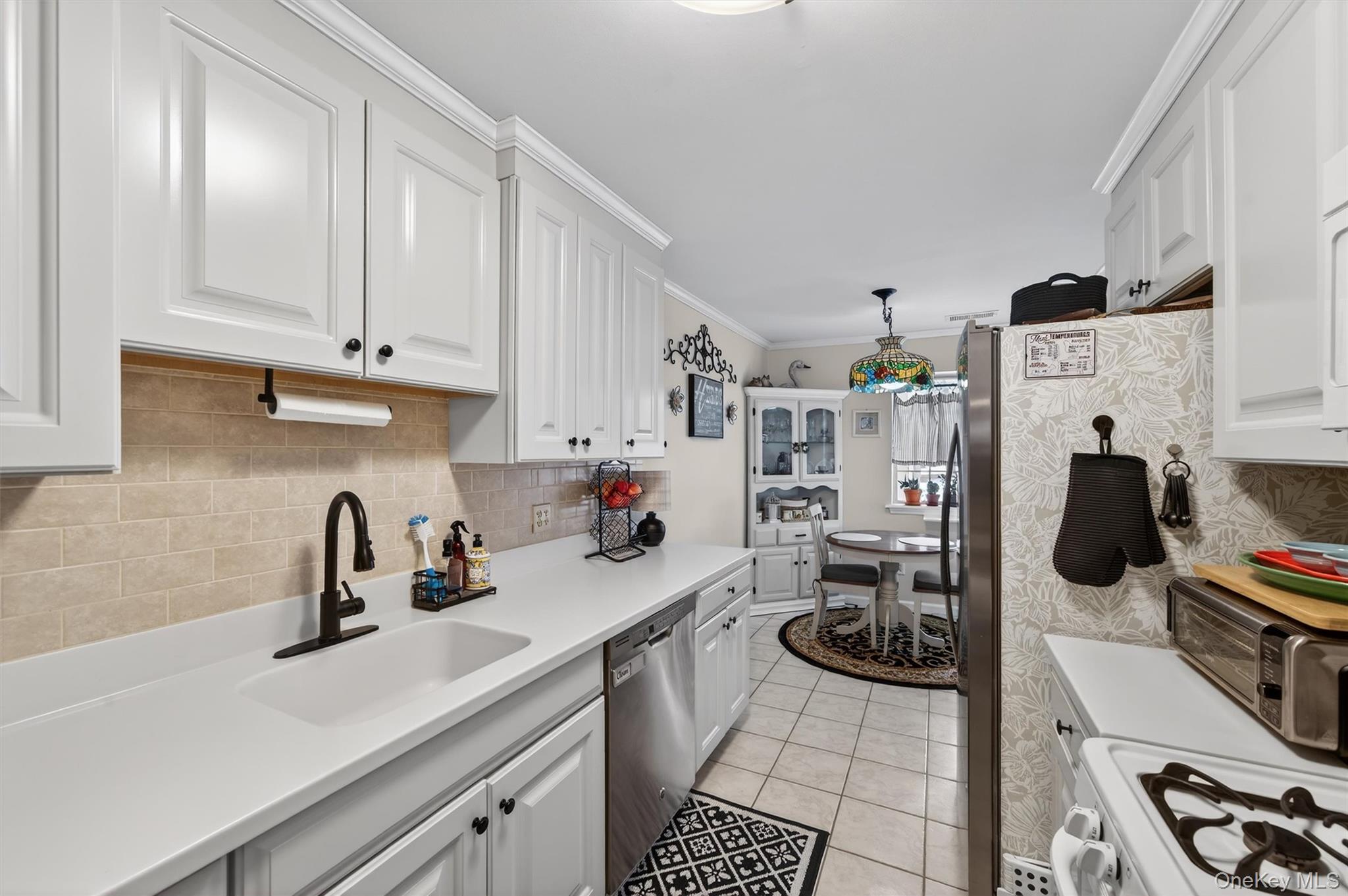 21 Magnolia Lane, Warwick, NY 10990