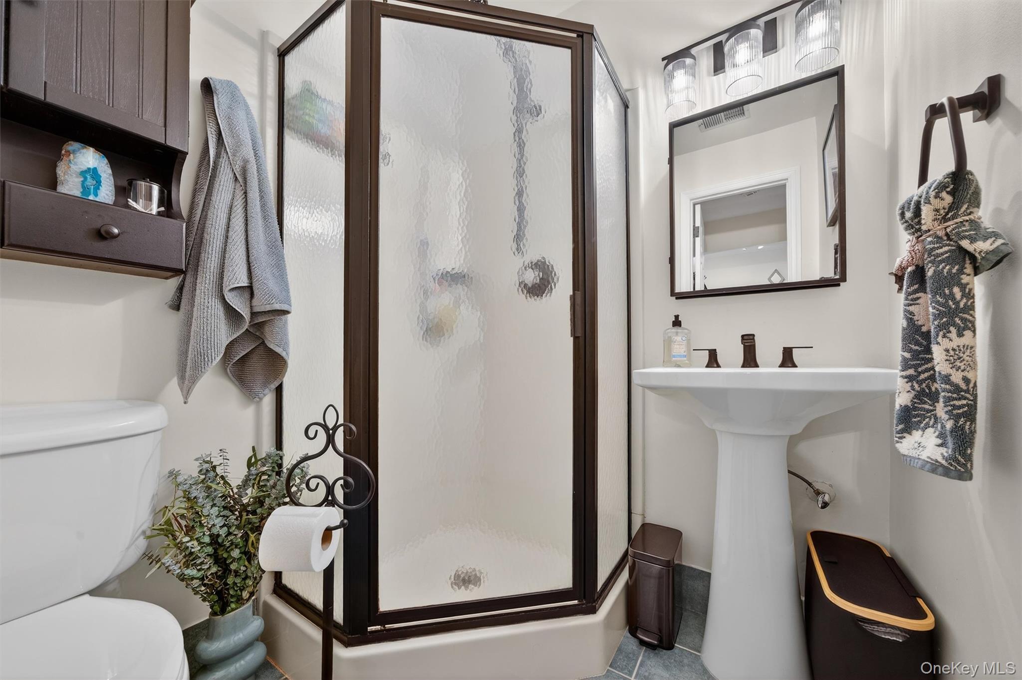 21 Magnolia Lane, Warwick, NY 10990