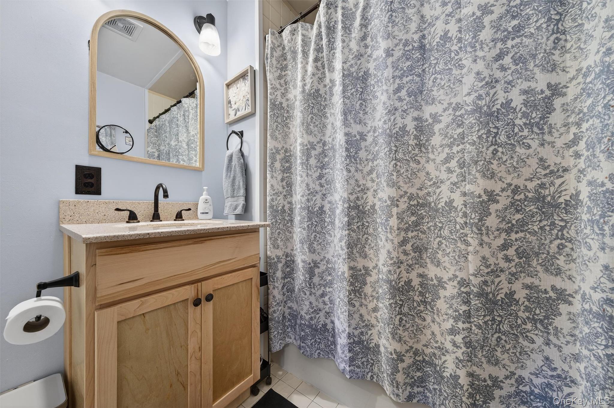 21 Magnolia Lane, Warwick, NY 10990