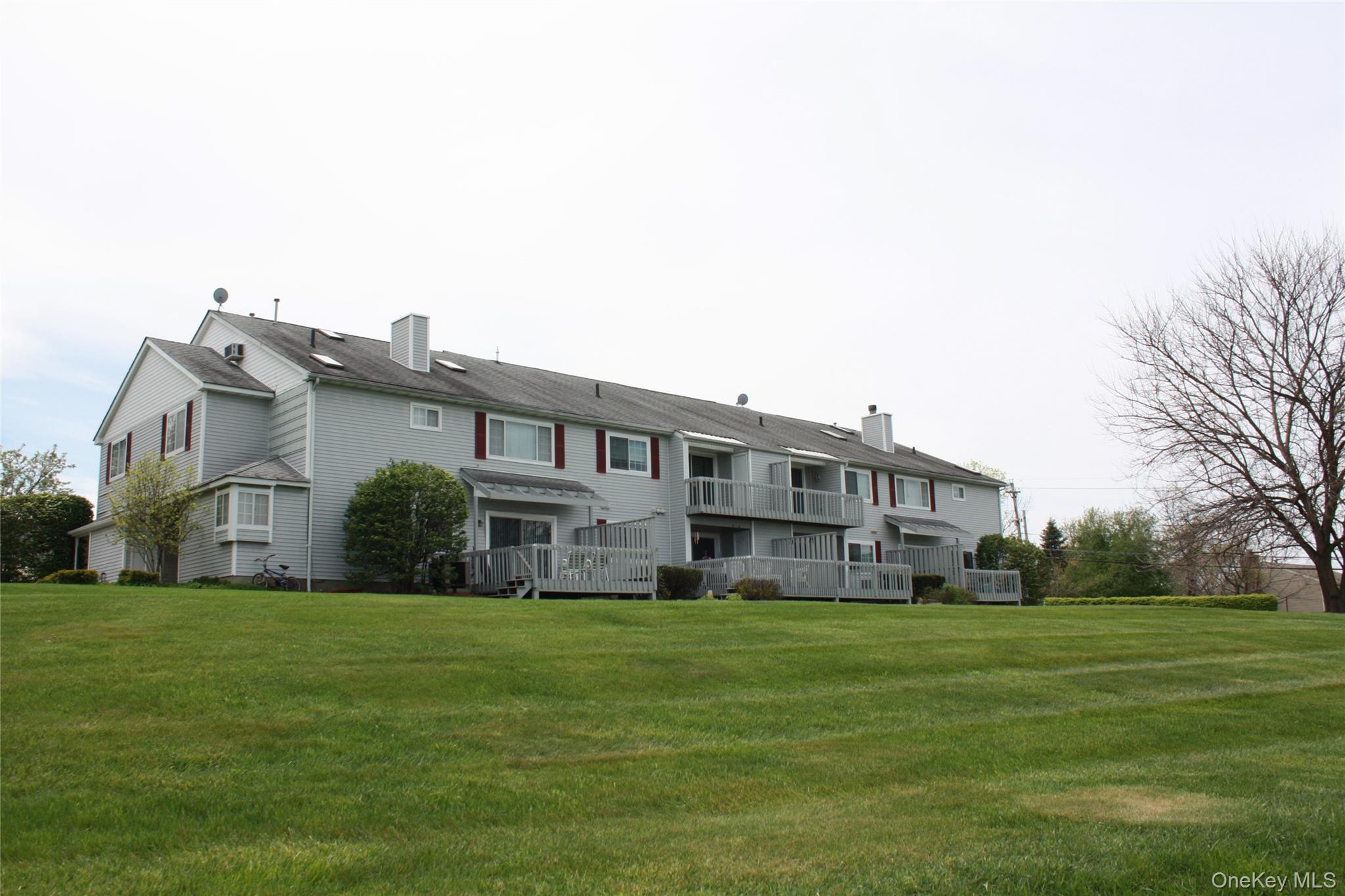 21 Magnolia Lane, Warwick, NY 10990