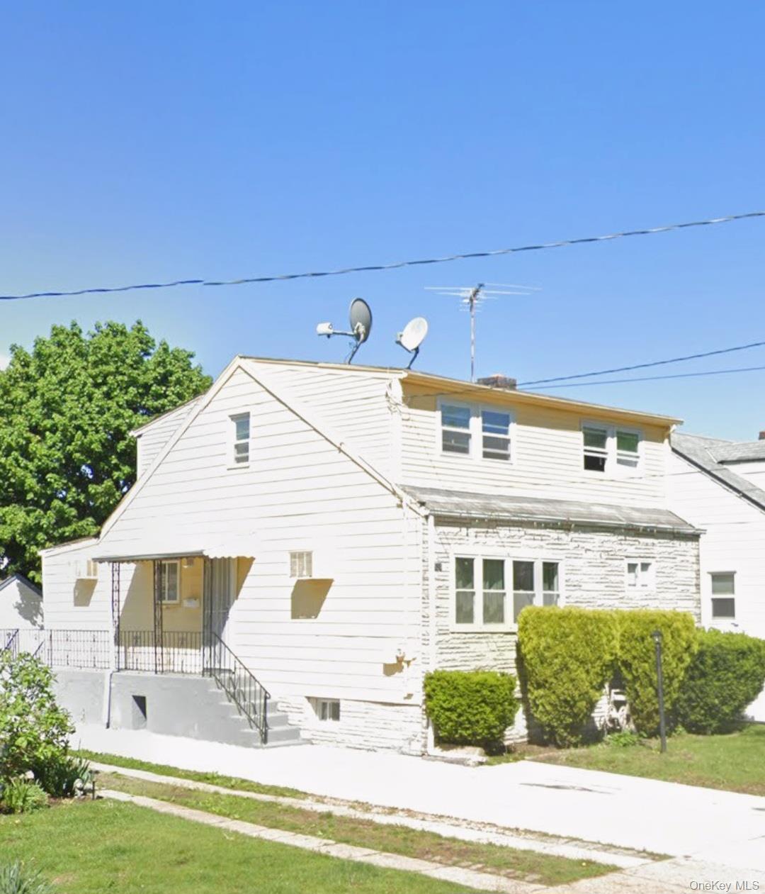 521 N 7th Street # 2nd FL, New Hyde Park, NY 11040