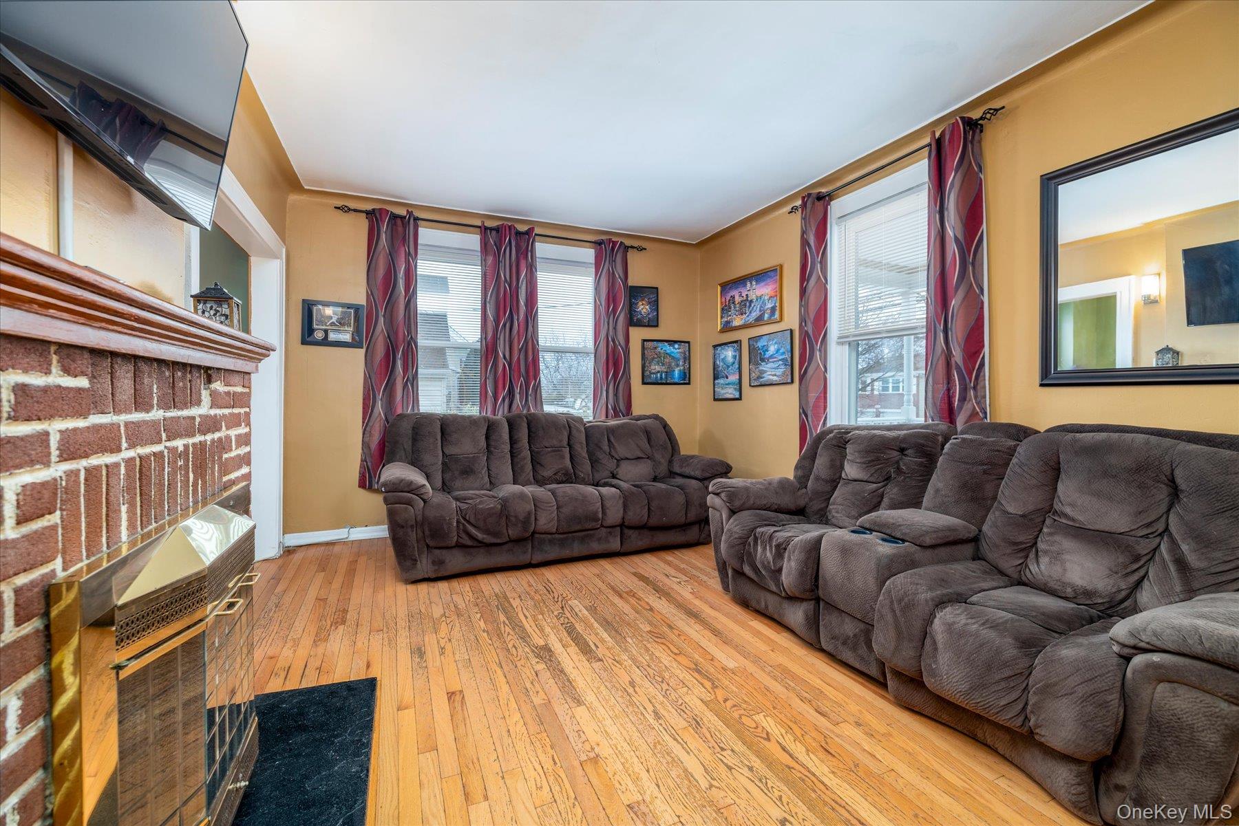 36 Hudson Avenue, Valley Stream, NY 11580