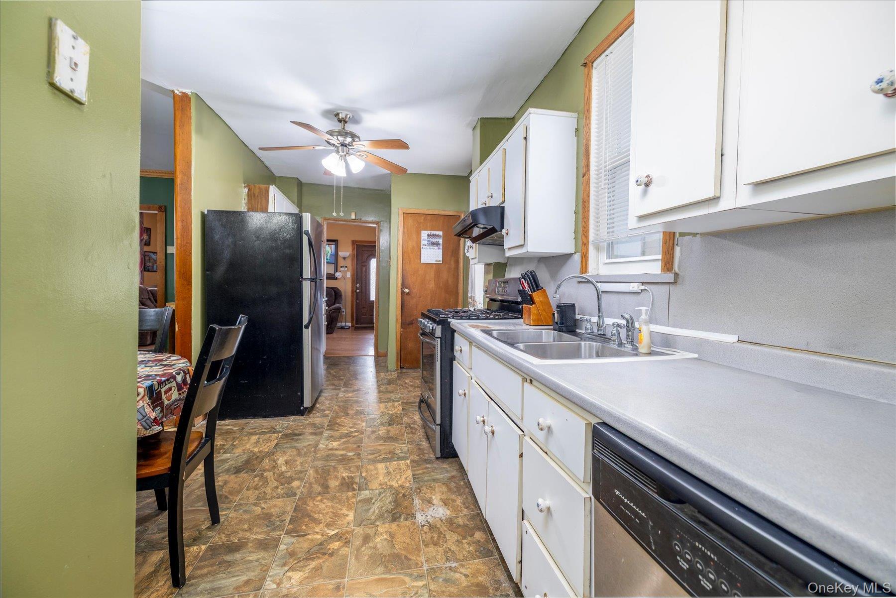 36 Hudson Avenue, Valley Stream, NY 11580