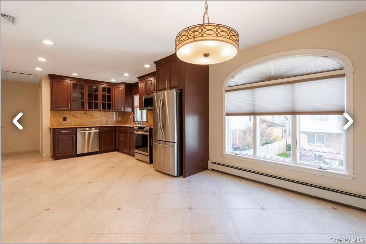 171 Roslyn Road, Mineola, NY 11501