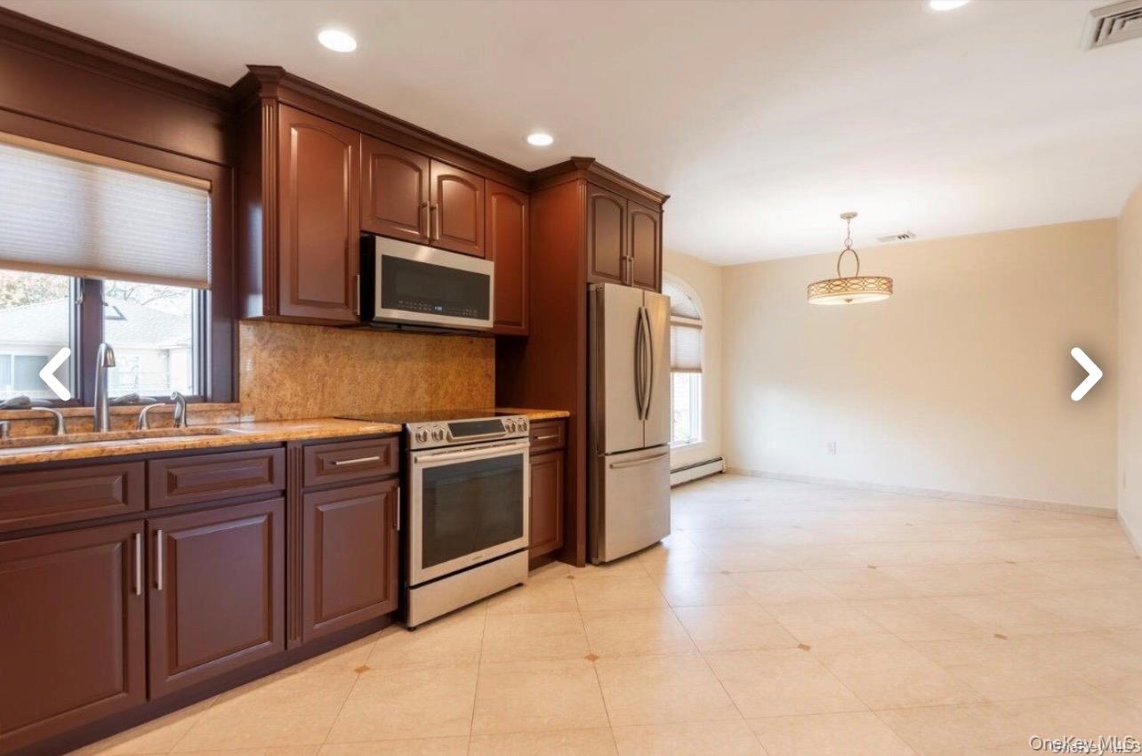 171 Roslyn Road, Mineola, NY 11501