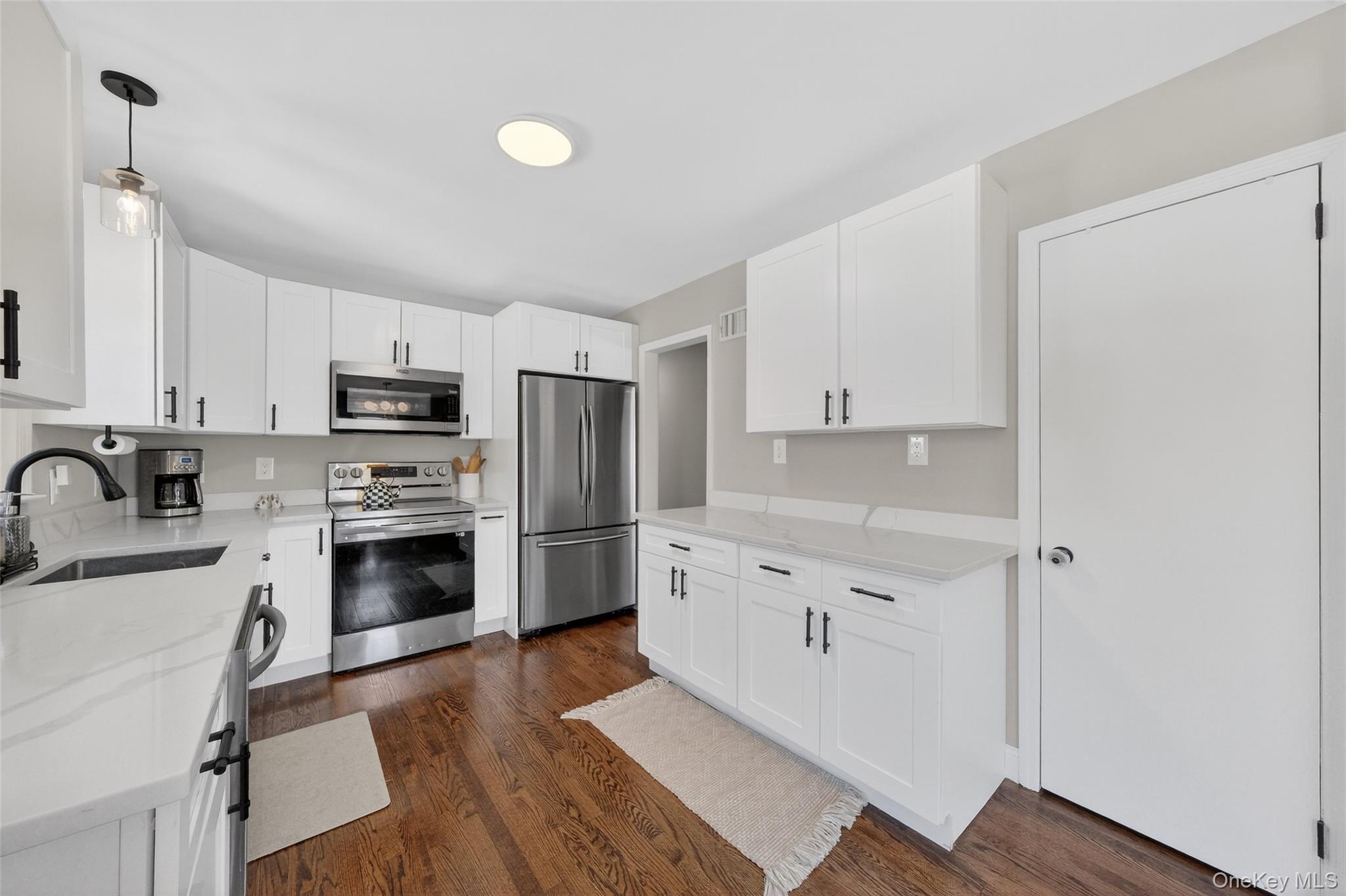 15 Laffin Lane, Poughkeepsie, NY 12603