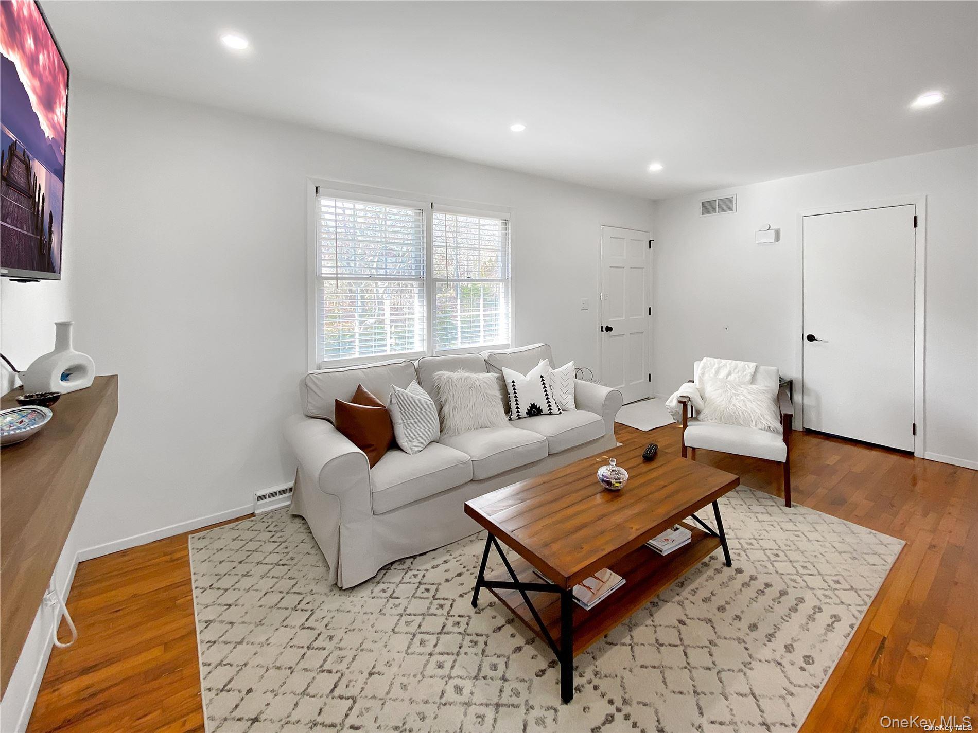 18 Old Riverhead Road, Hampton Bays, NY 11946