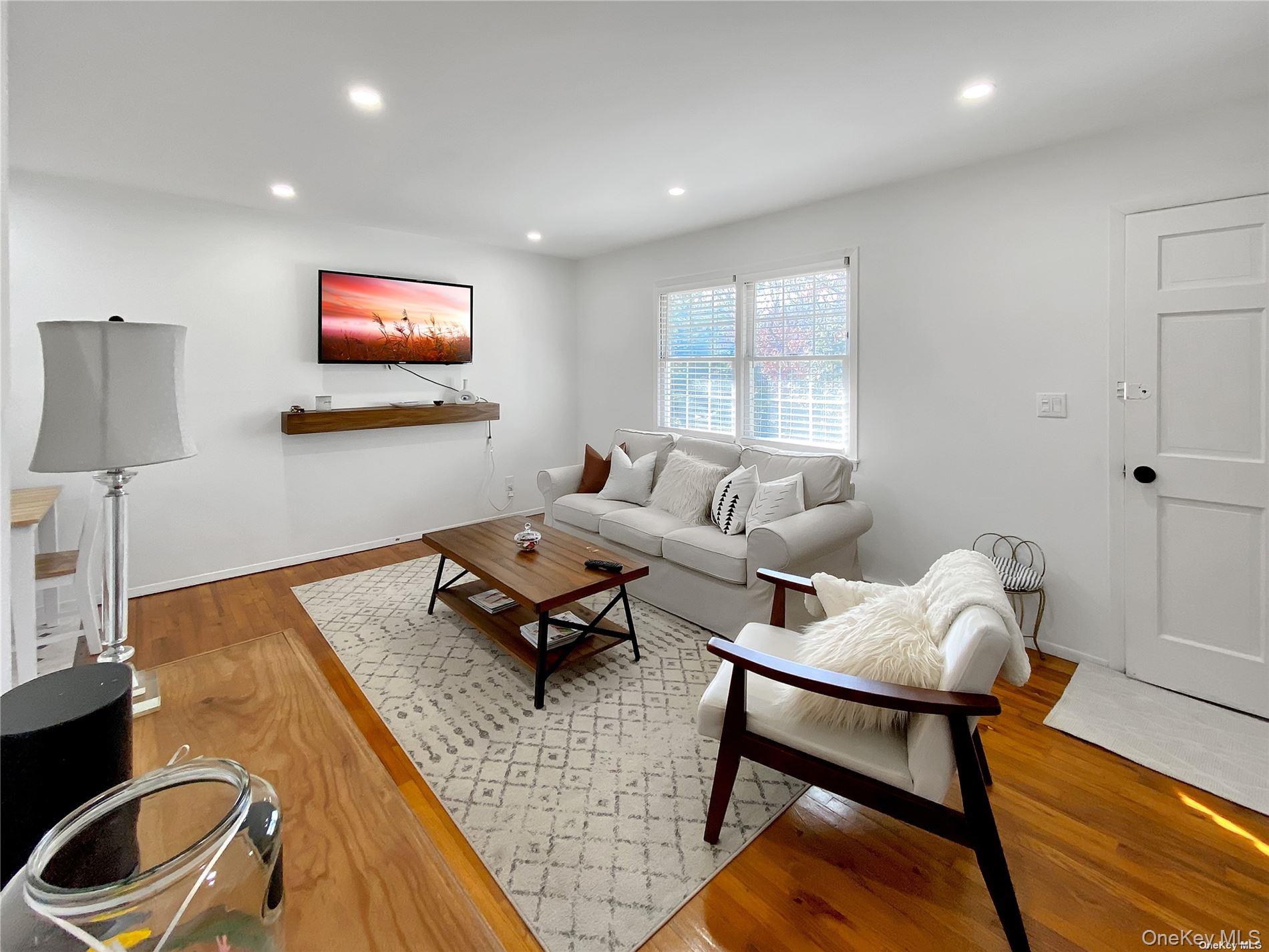 18 Old Riverhead Road, Hampton Bays, NY 11946