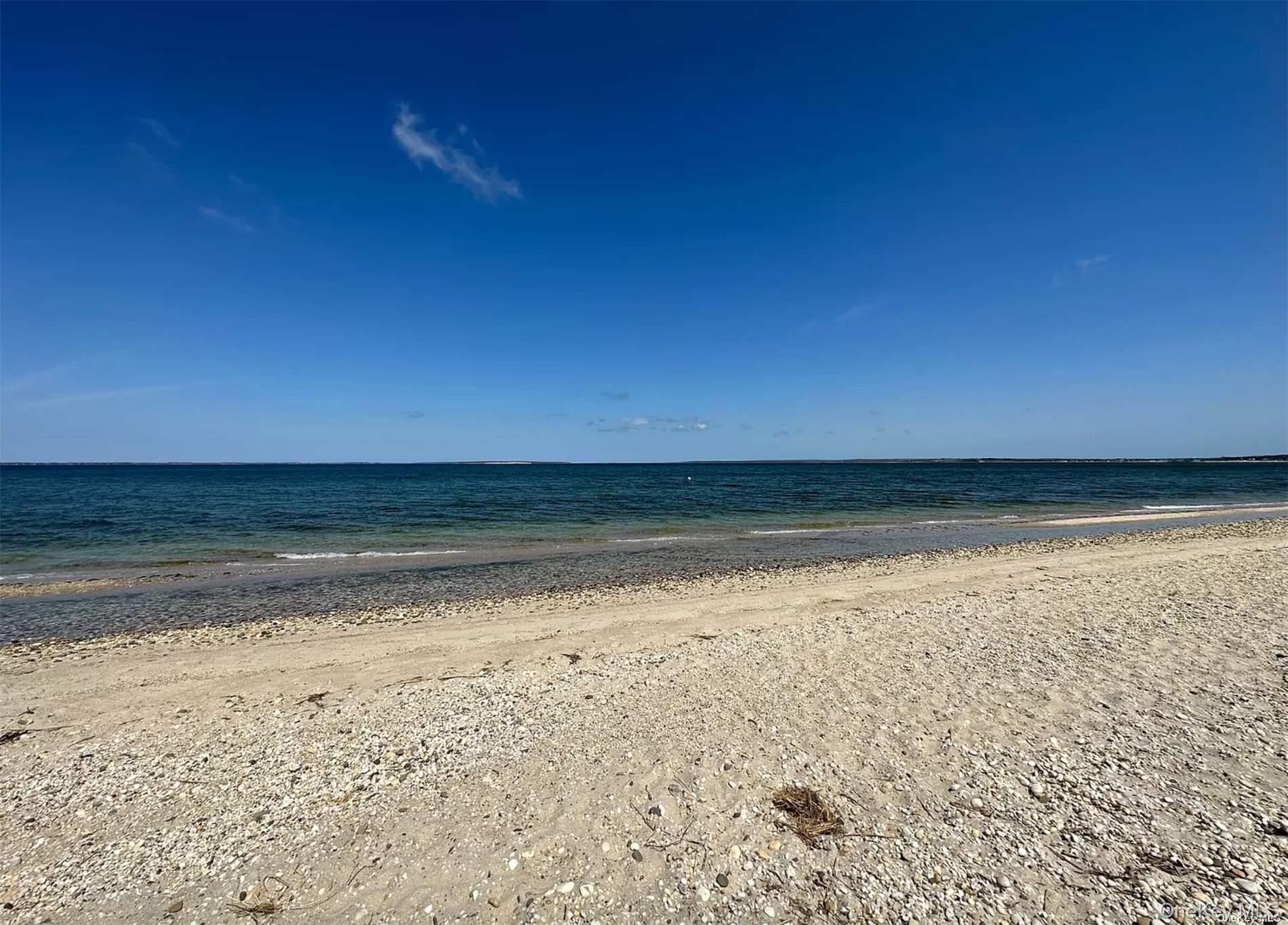 18 Old Riverhead Road, Hampton Bays, NY 11946