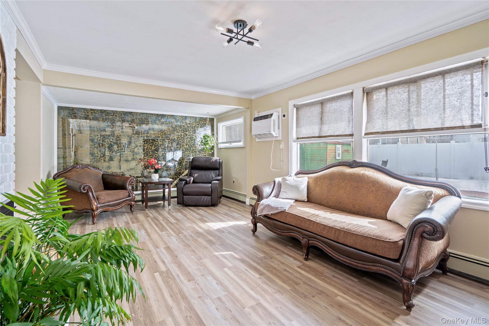 68 Summer Lane, Hicksville, NY 11801