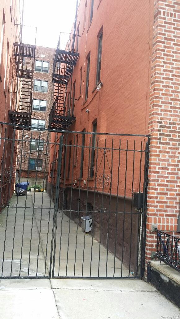 315 E 94th Street, Brooklyn, NY 11212