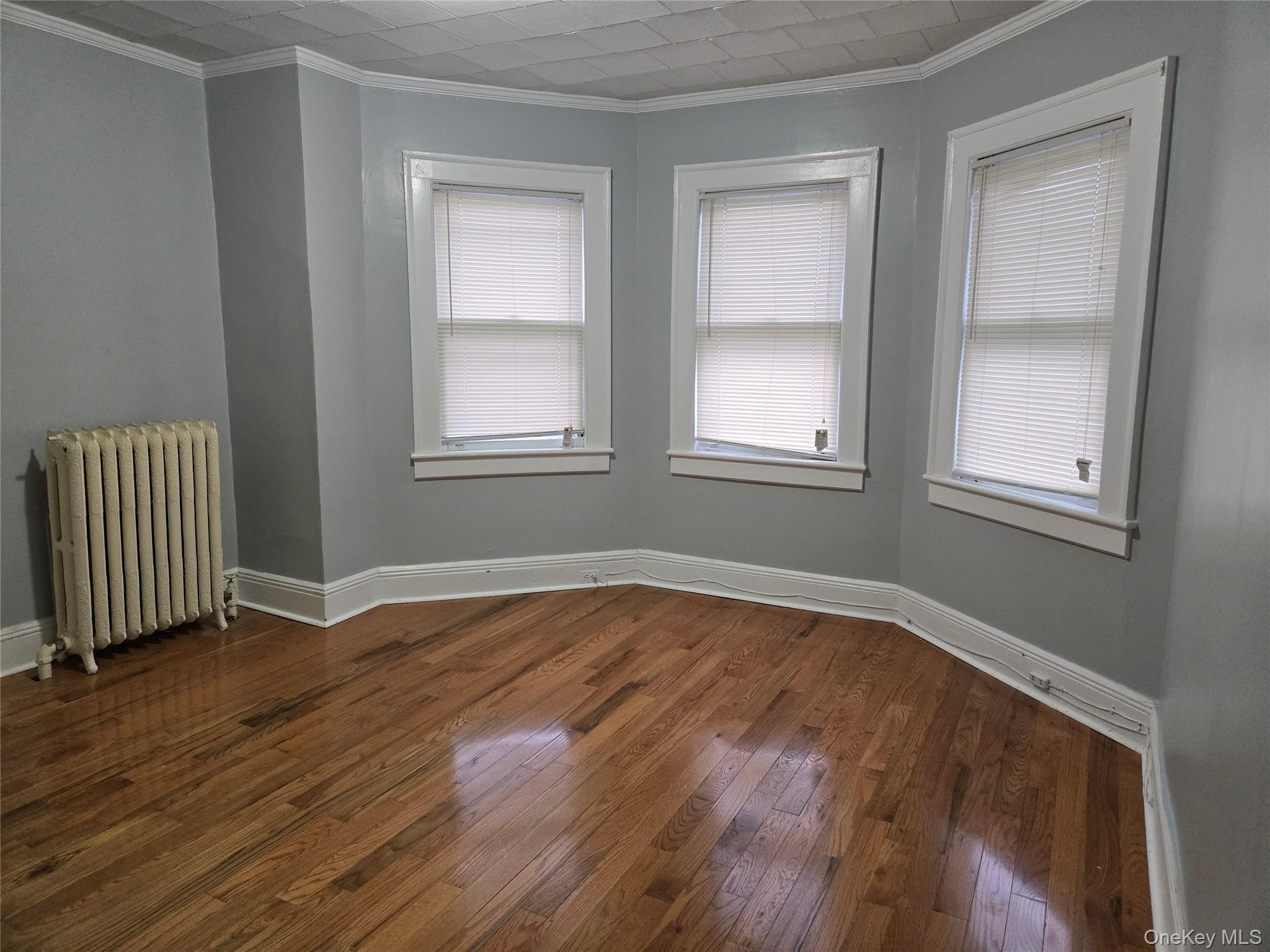 92 Wavecrest Street, Valley Stream, NY 11581