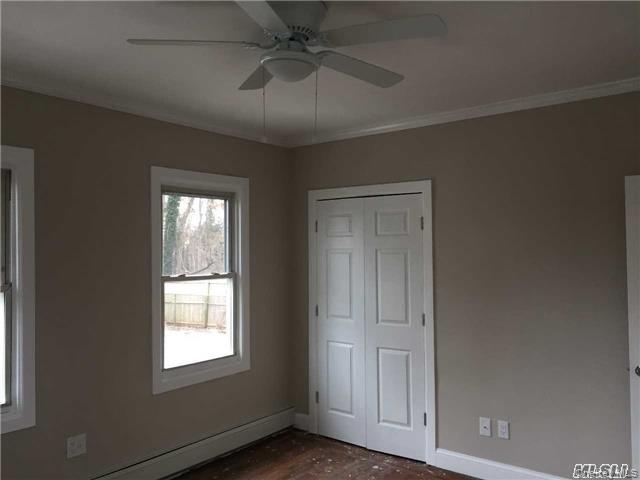 26 W Pine Street, Islip, NY 11751