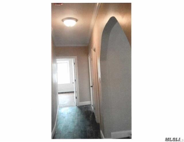 26 W Pine Street, Islip, NY 11751