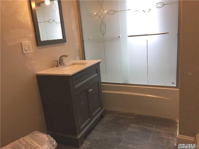 26 W Pine Street, Islip, NY 11751