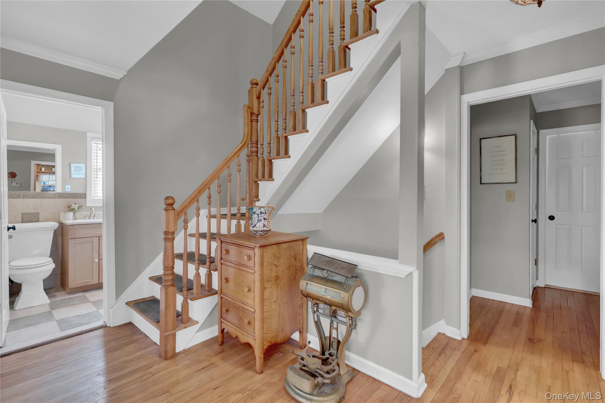 8 Noel Place, Smithtown, NY 11787