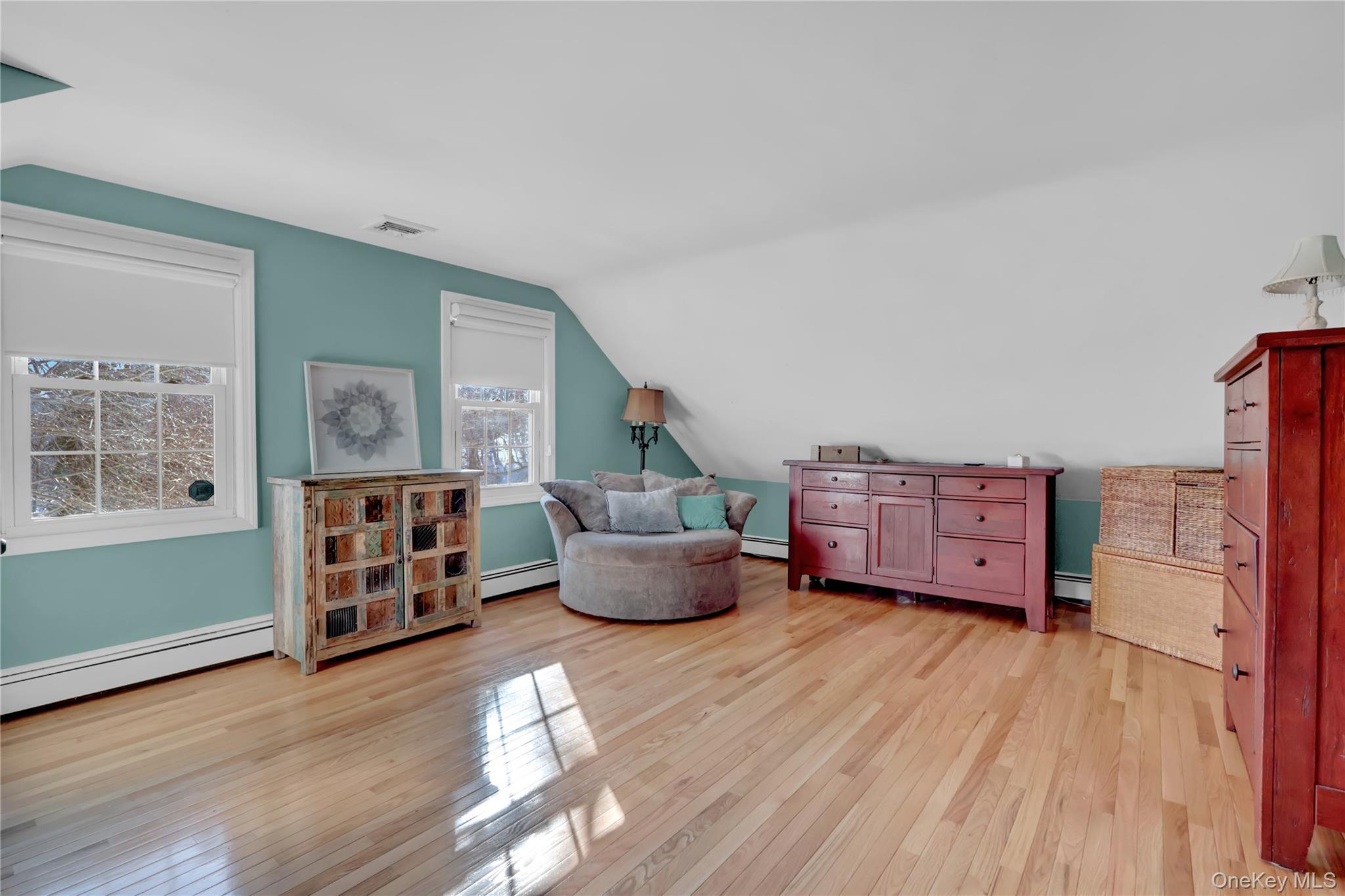 8 Noel Place, Smithtown, NY 11787