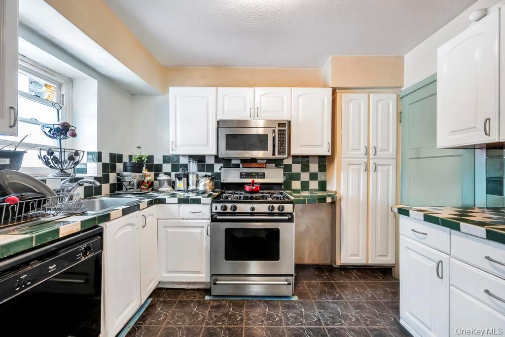 13 Crystal Street, Elmont, NY 11003