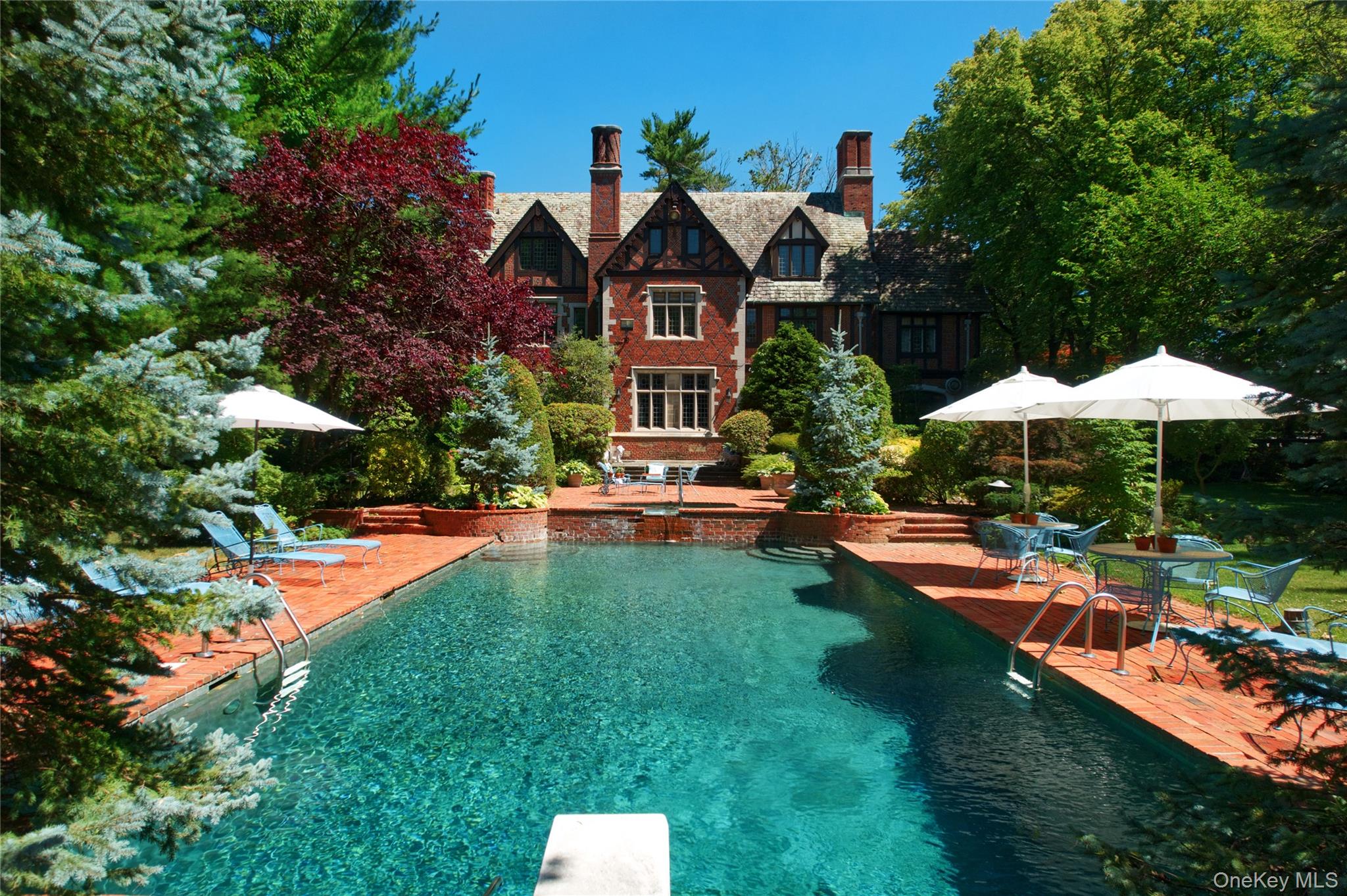 107 Bayview Road, Manhasset, NY 11030