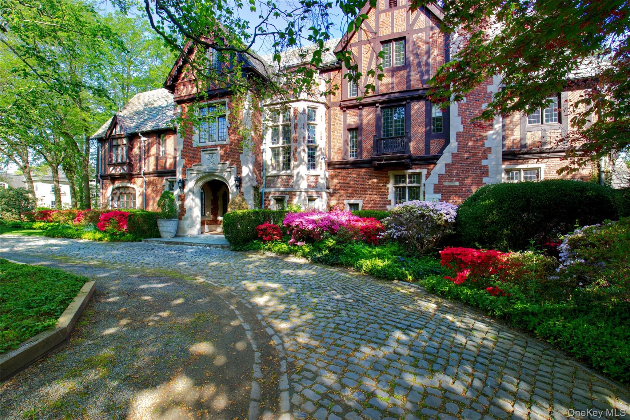 107 Bayview Road, Manhasset, NY 11030