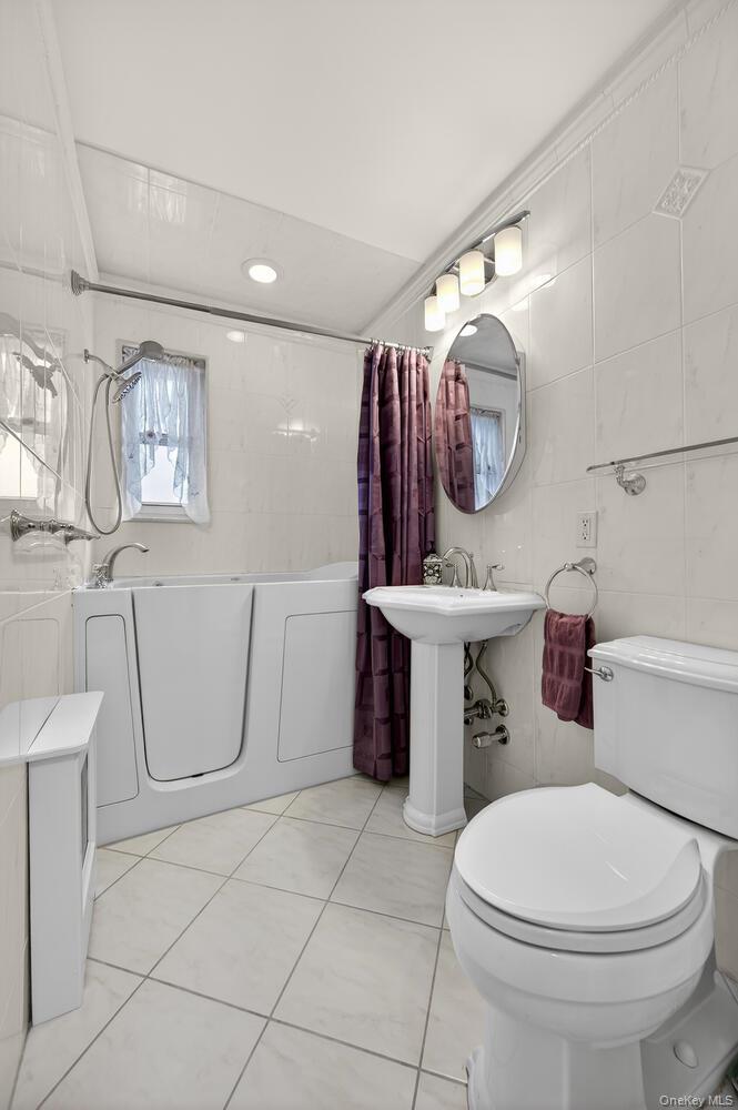 6316 252nd Street # 1307, Little Neck, NY 11362