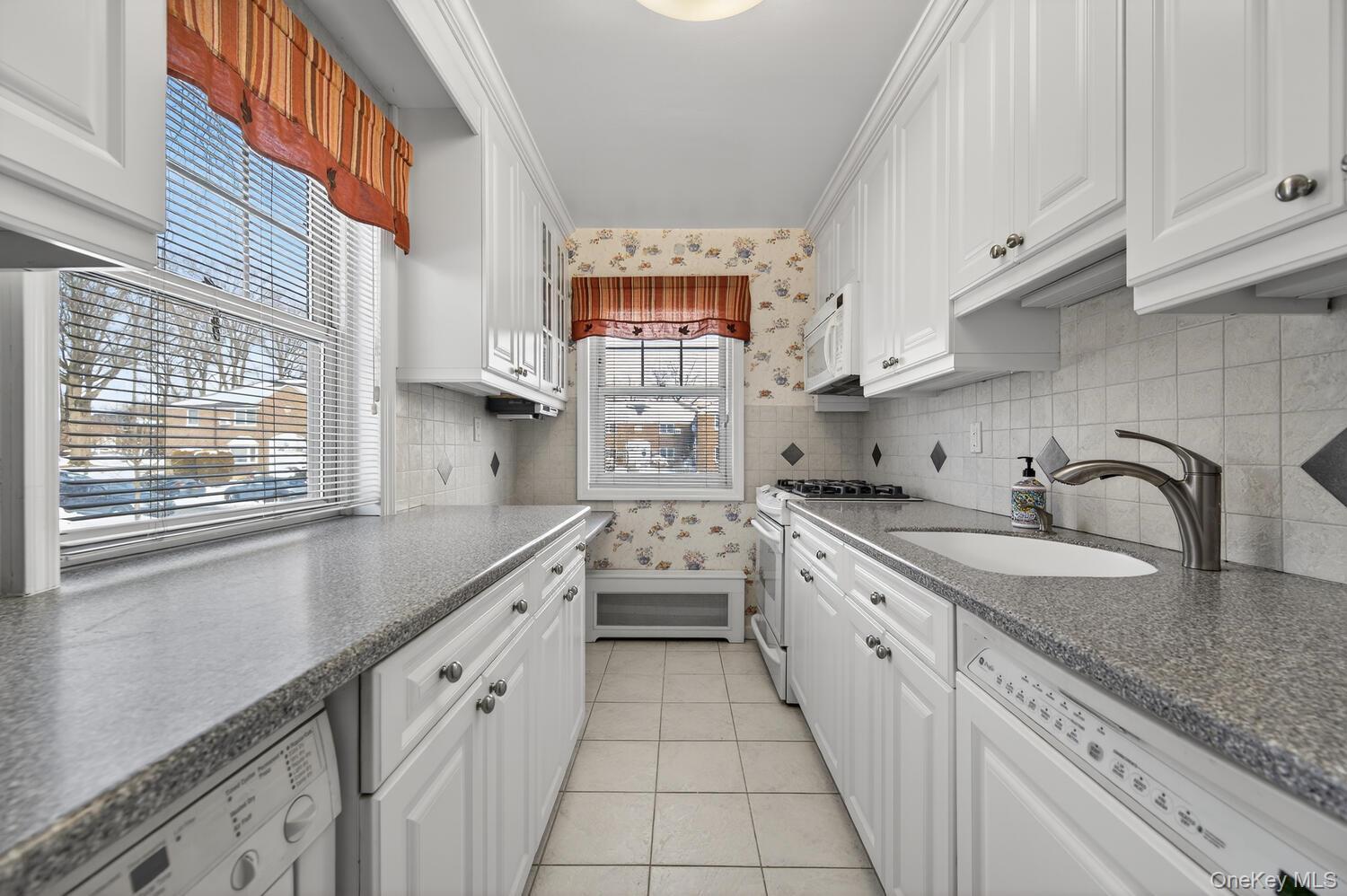 6316 252nd Street # 1307, Little Neck, NY 11362