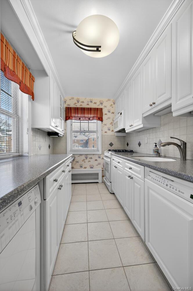 6316 252nd Street # 1307, Little Neck, NY 11362