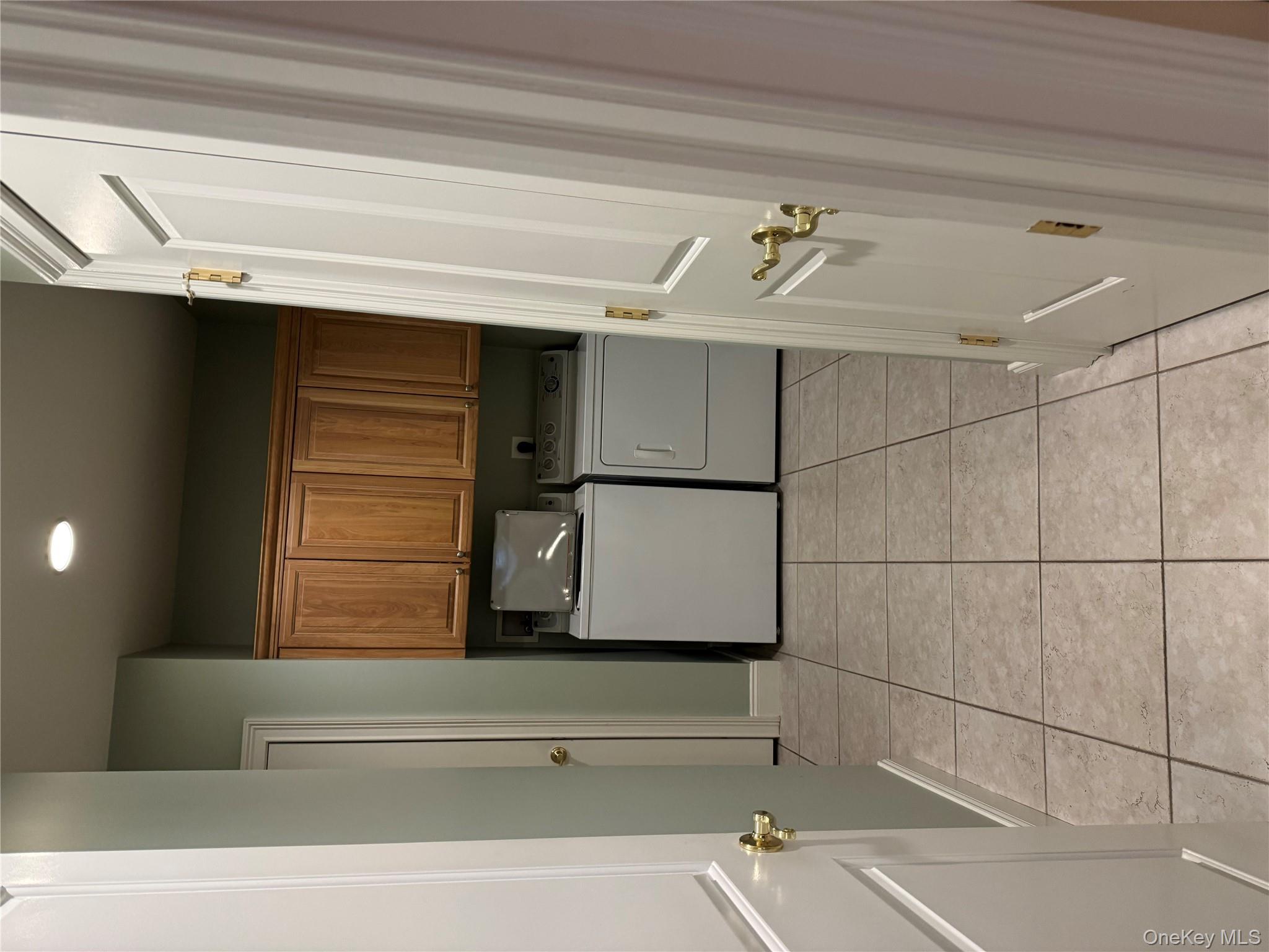 30 Oak Run, Stony Brook, NY 11790