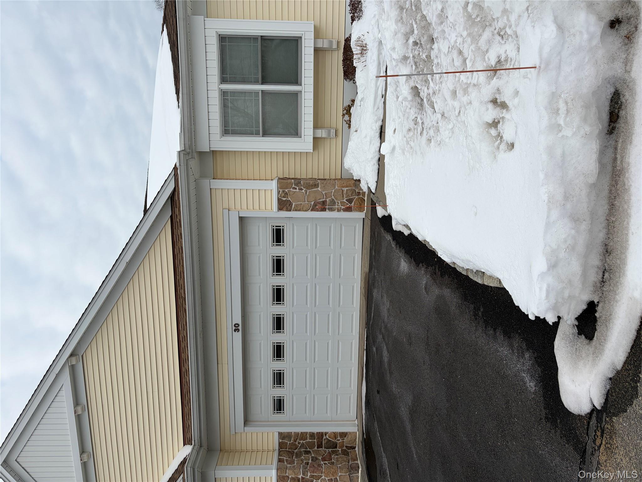 30 Oak Run, Stony Brook, NY 11790