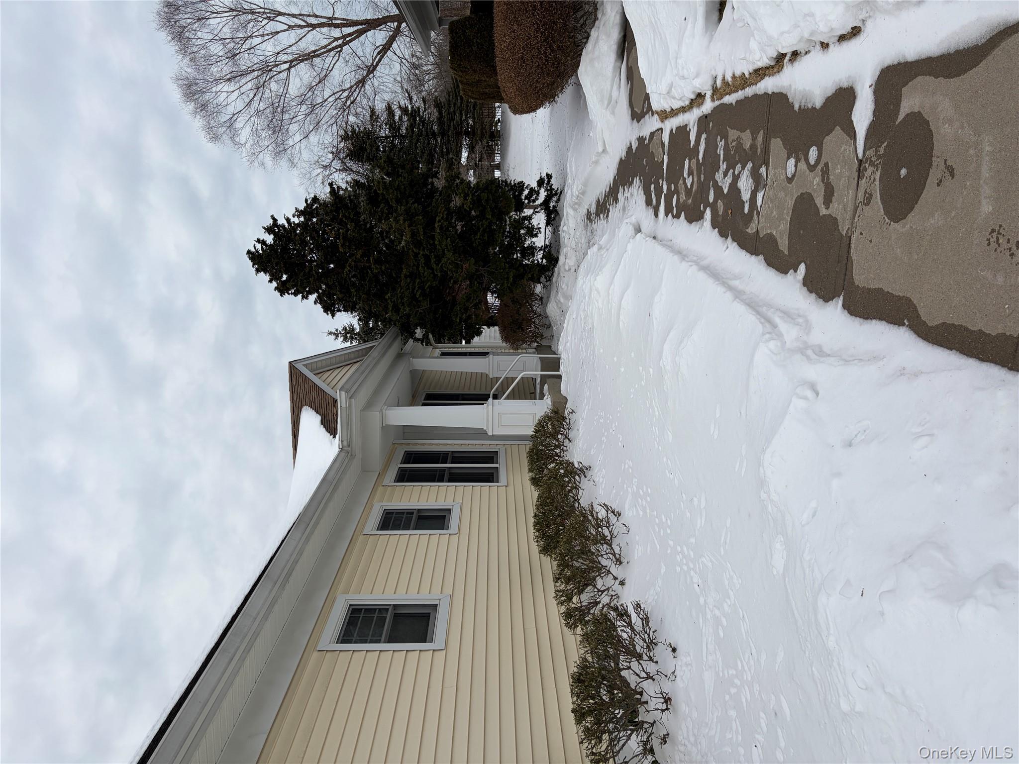 30 Oak Run, Stony Brook, NY 11790