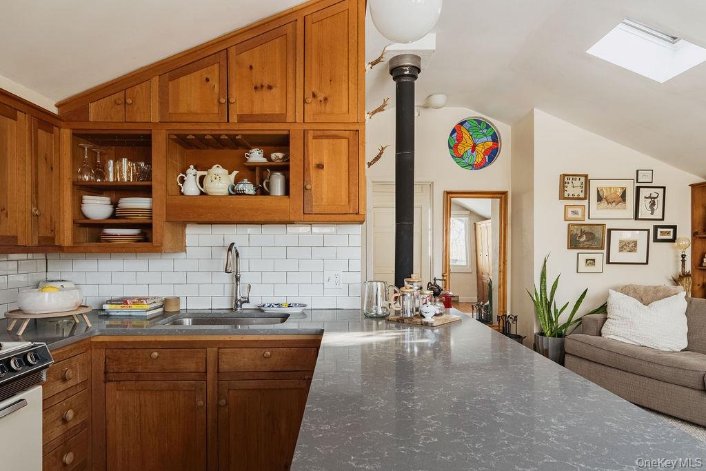 1738 County Route 10, Ancram, NY 12502