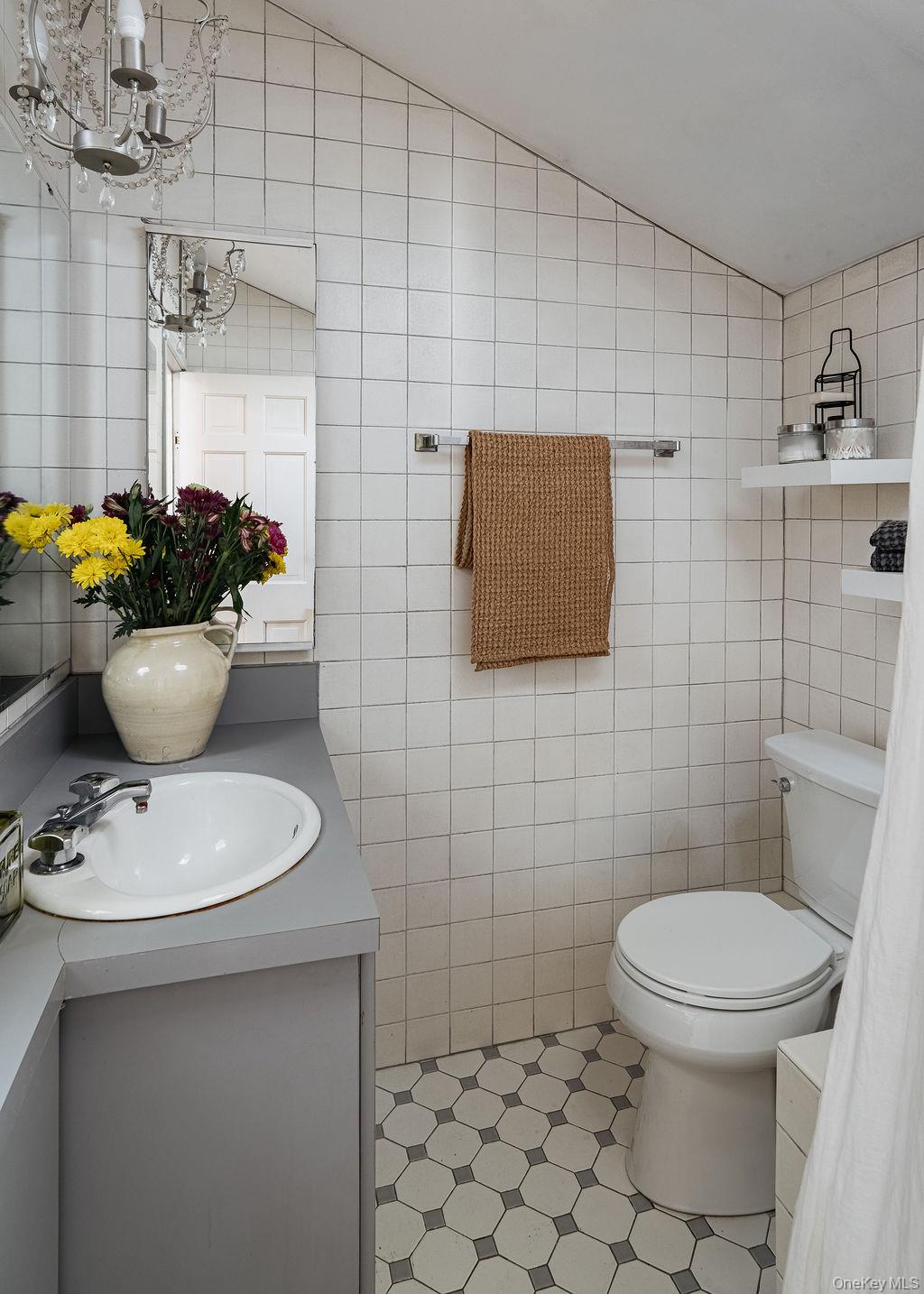 1738 County Route 10, Ancram, NY 12502